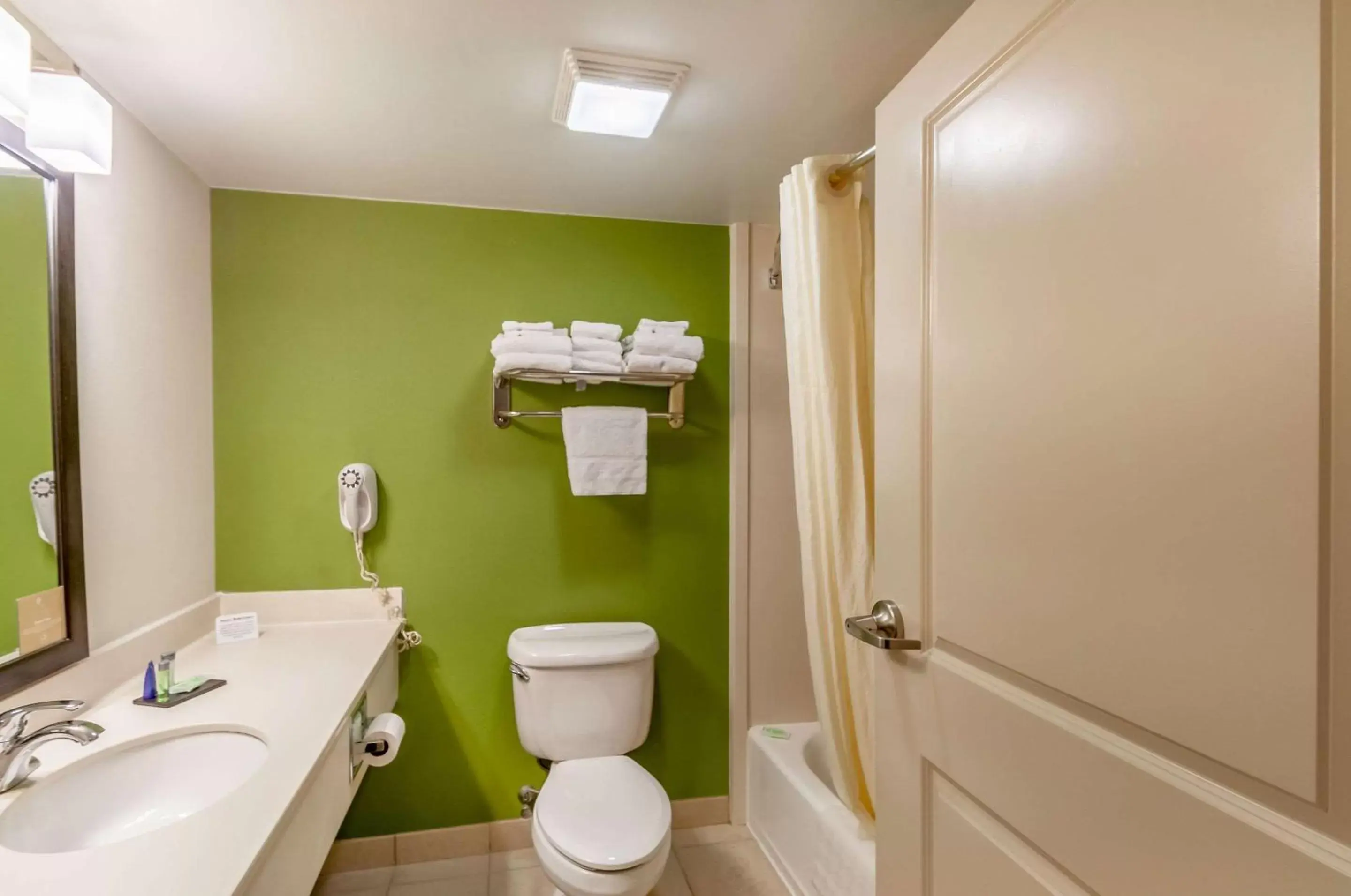 Photo of the whole room, Bathroom in Sleep Inn & Suites Harrisonburg near University