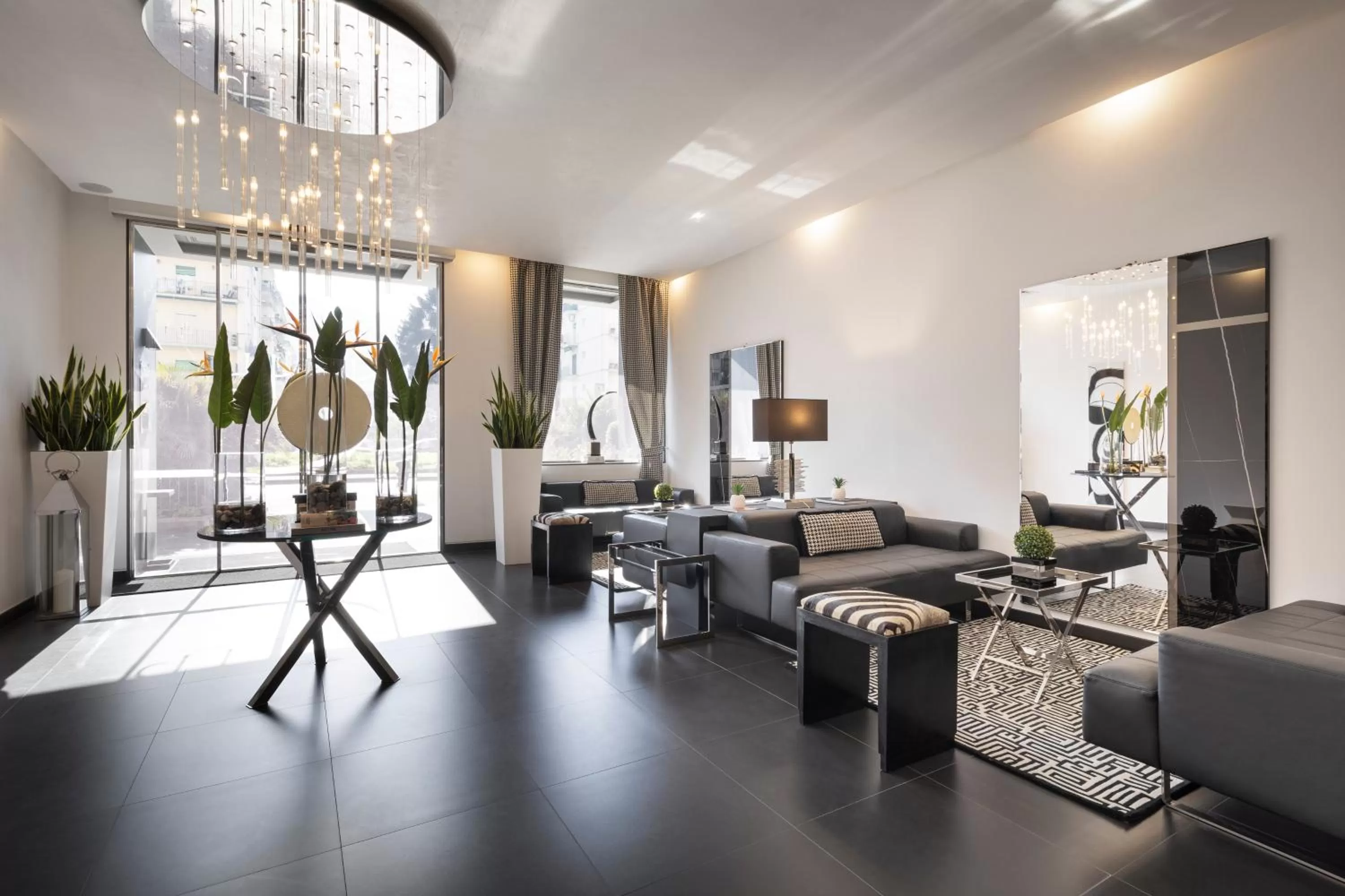 Lobby or reception in LHP Napoli Palace & SPA