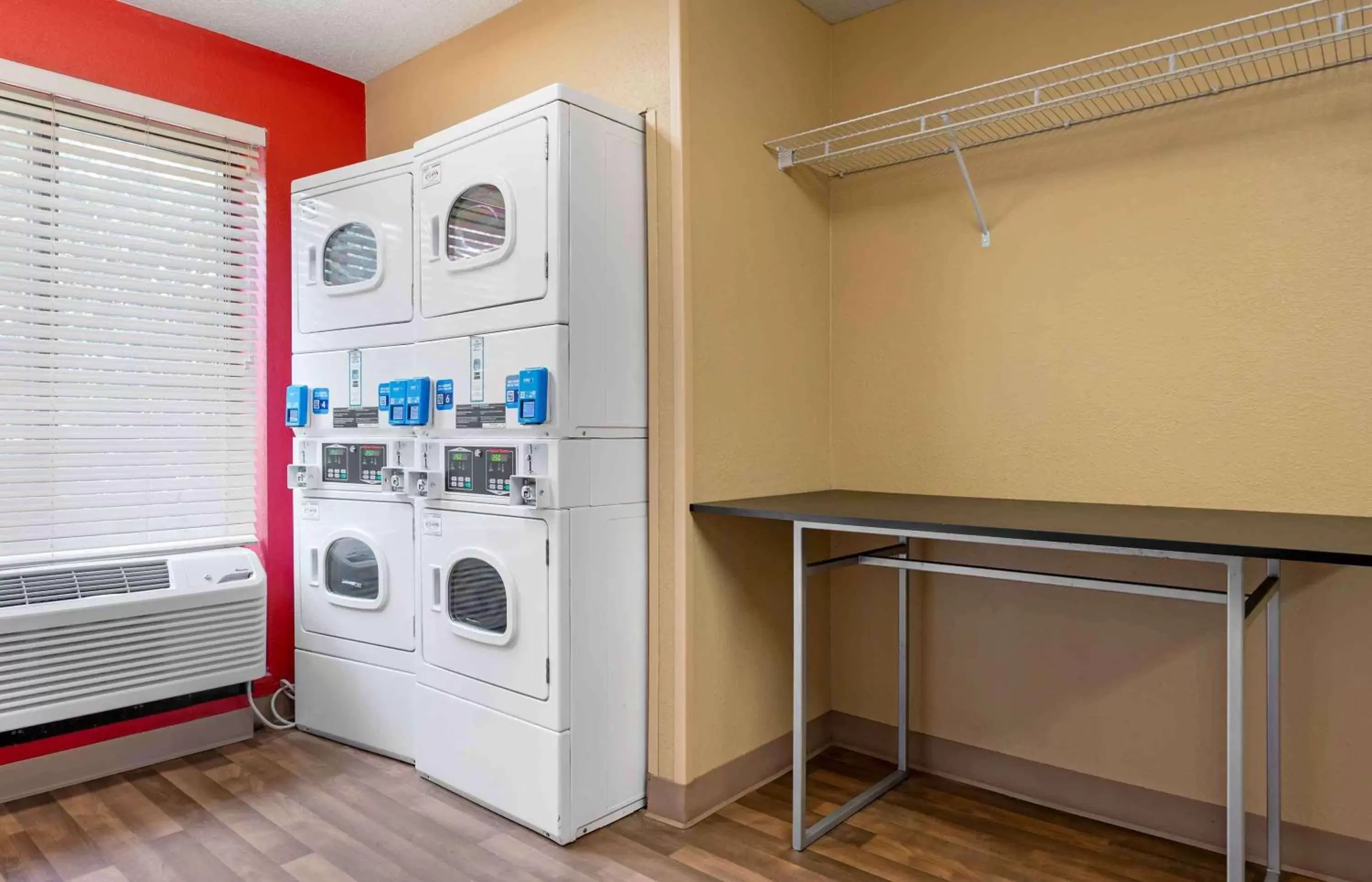Property building, Kitchen/Kitchenette in Extended Stay America Select Suites - South Bend - Mishawaka - South
