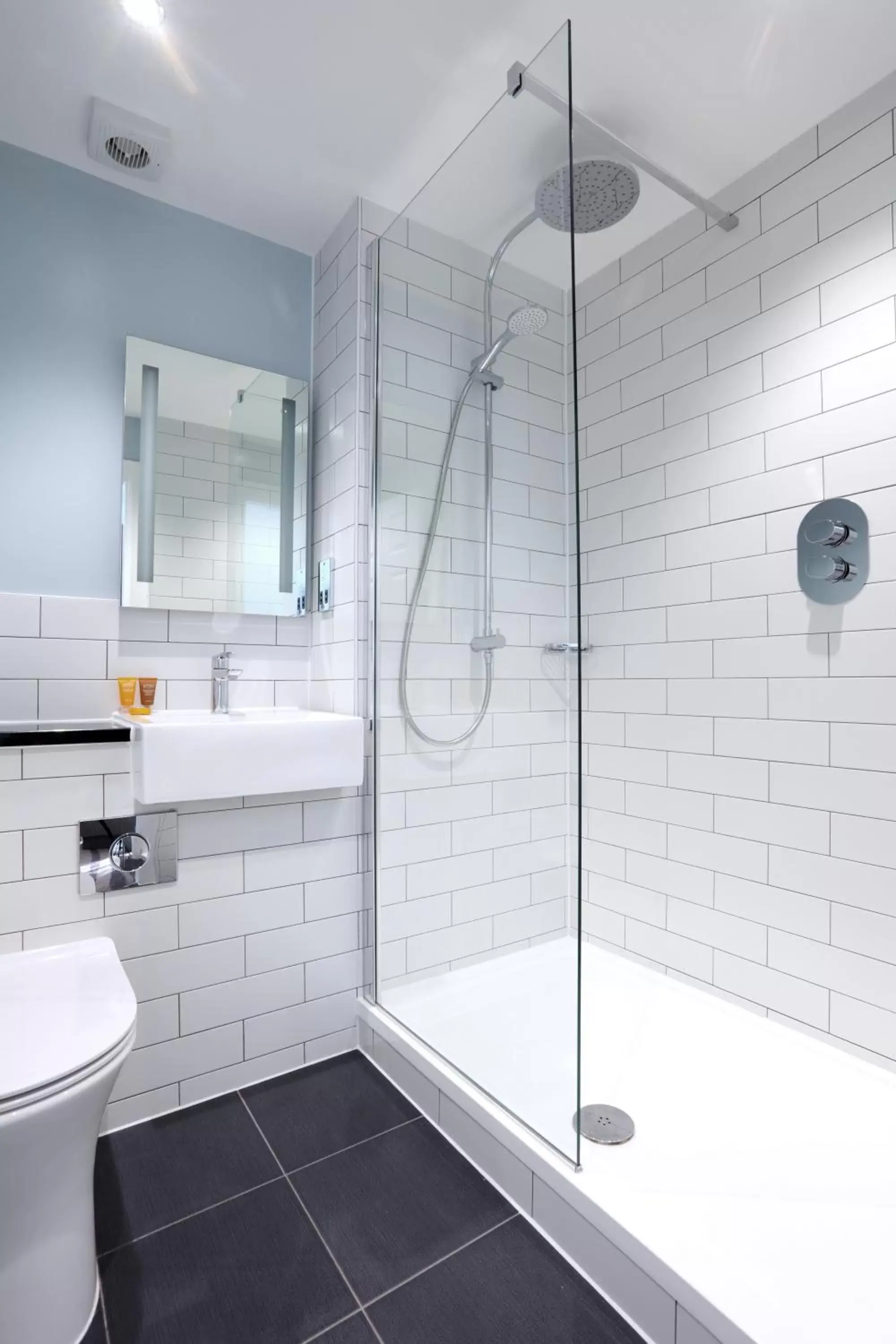 Shower, Bathroom in London Chigwell Prince Regent Hotel, BW Signature Collection