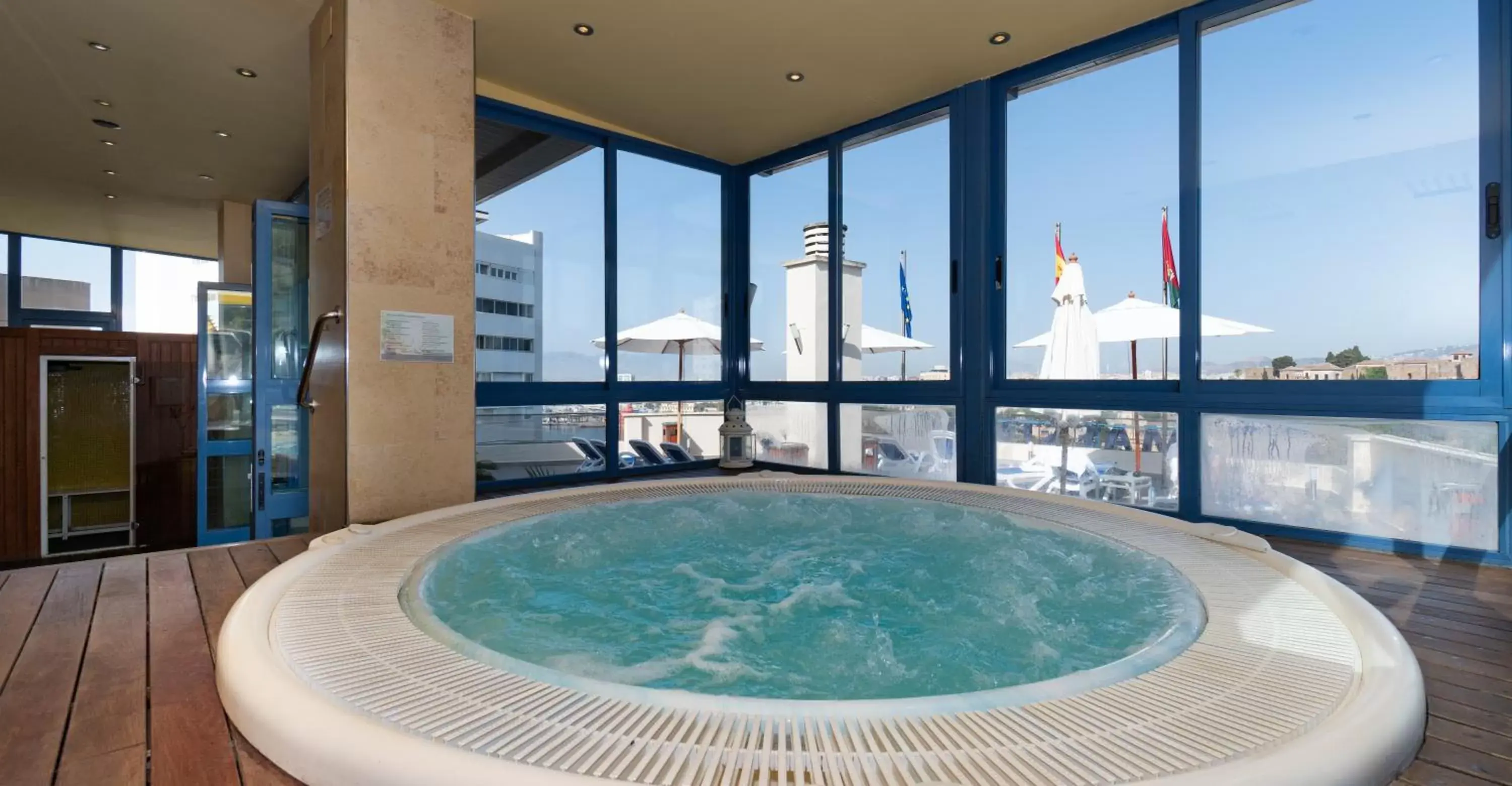 Hot Tub in Hotel MS Maestranza Málaga