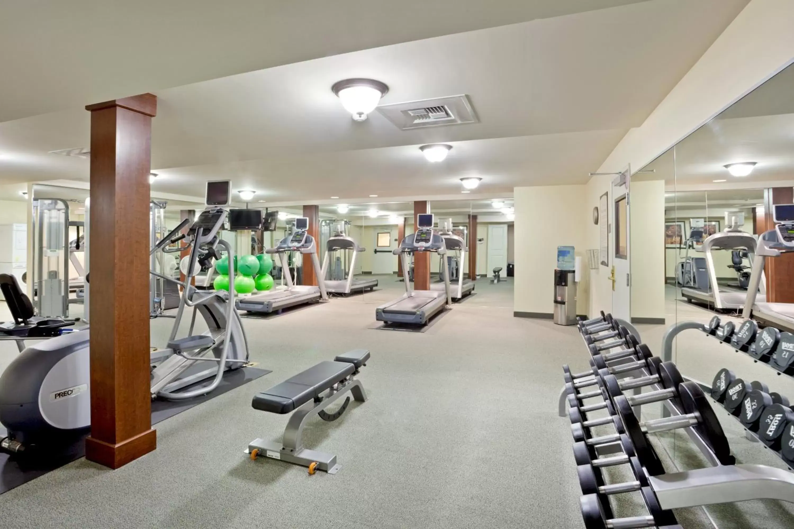 Fitness centre/facilities in Staybridge Suites Everett - Paine Field by IHG Fitness centre/facilities in Staybridge Suites Everett - Paine Field by IHG
