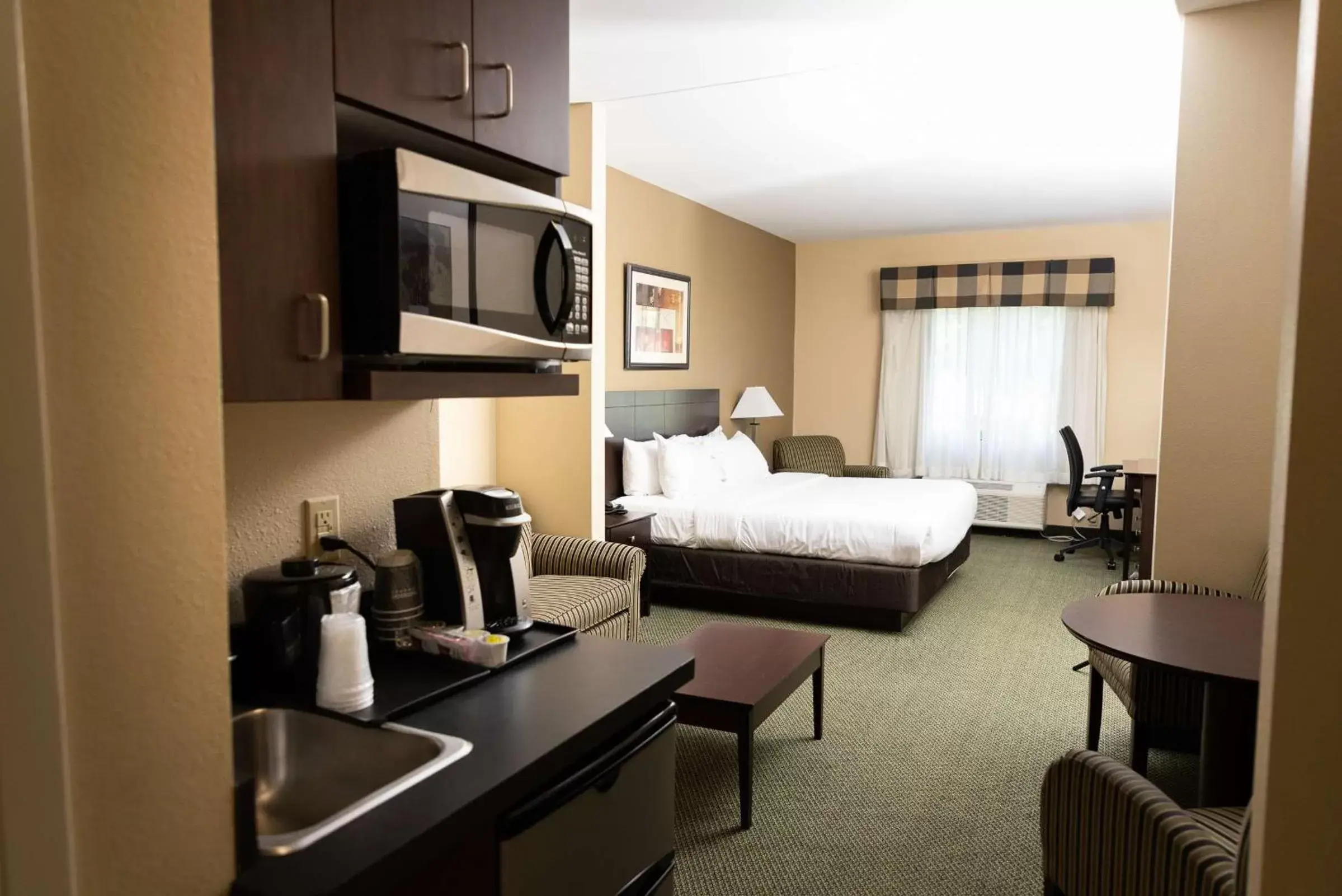Photo of the whole room in Country Inn & Suites by Radisson, Elizabethtown, KY