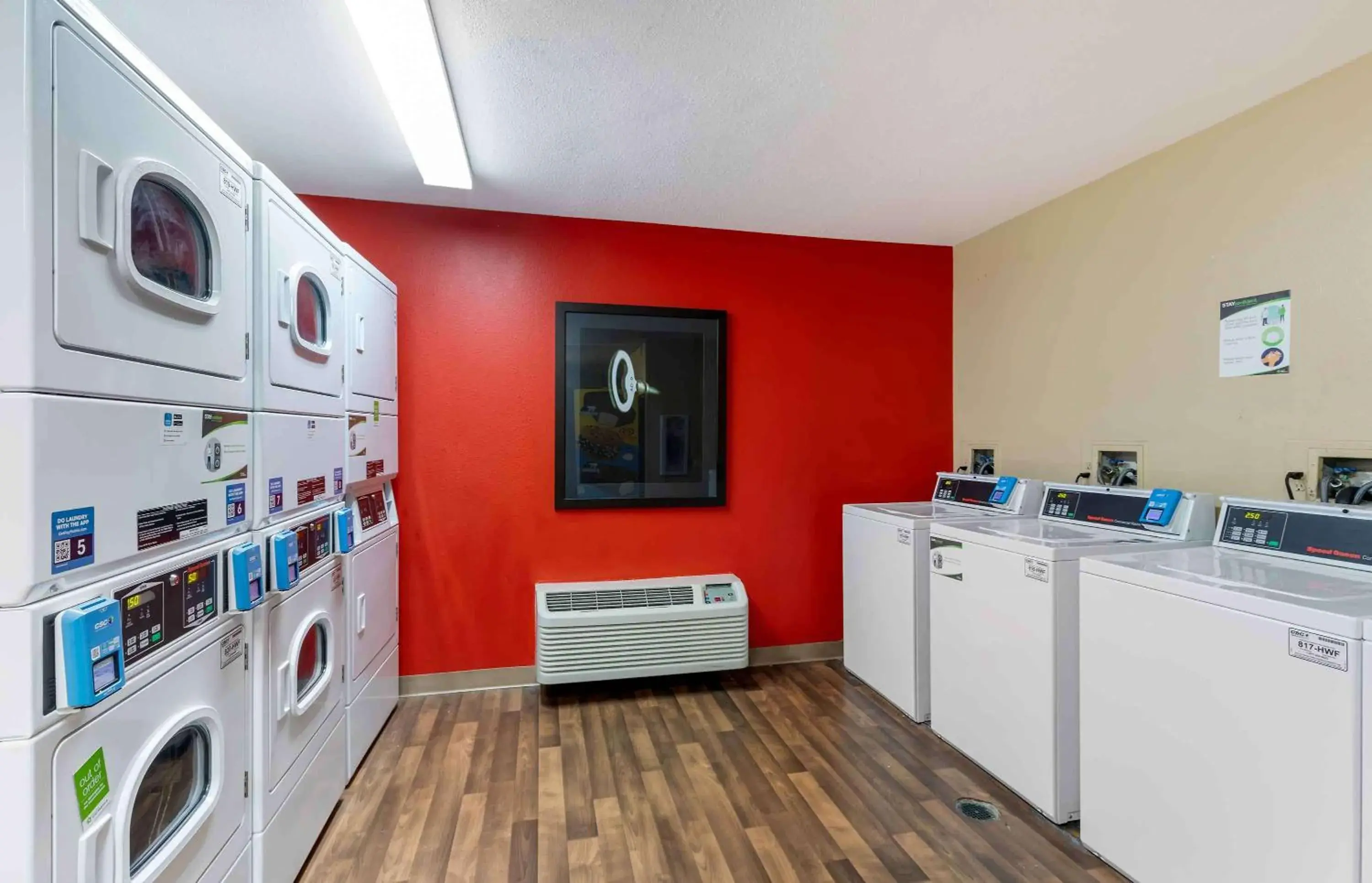 Property building, Kitchen/Kitchenette in Extended Stay America Suites - Dallas - Greenville Avenue