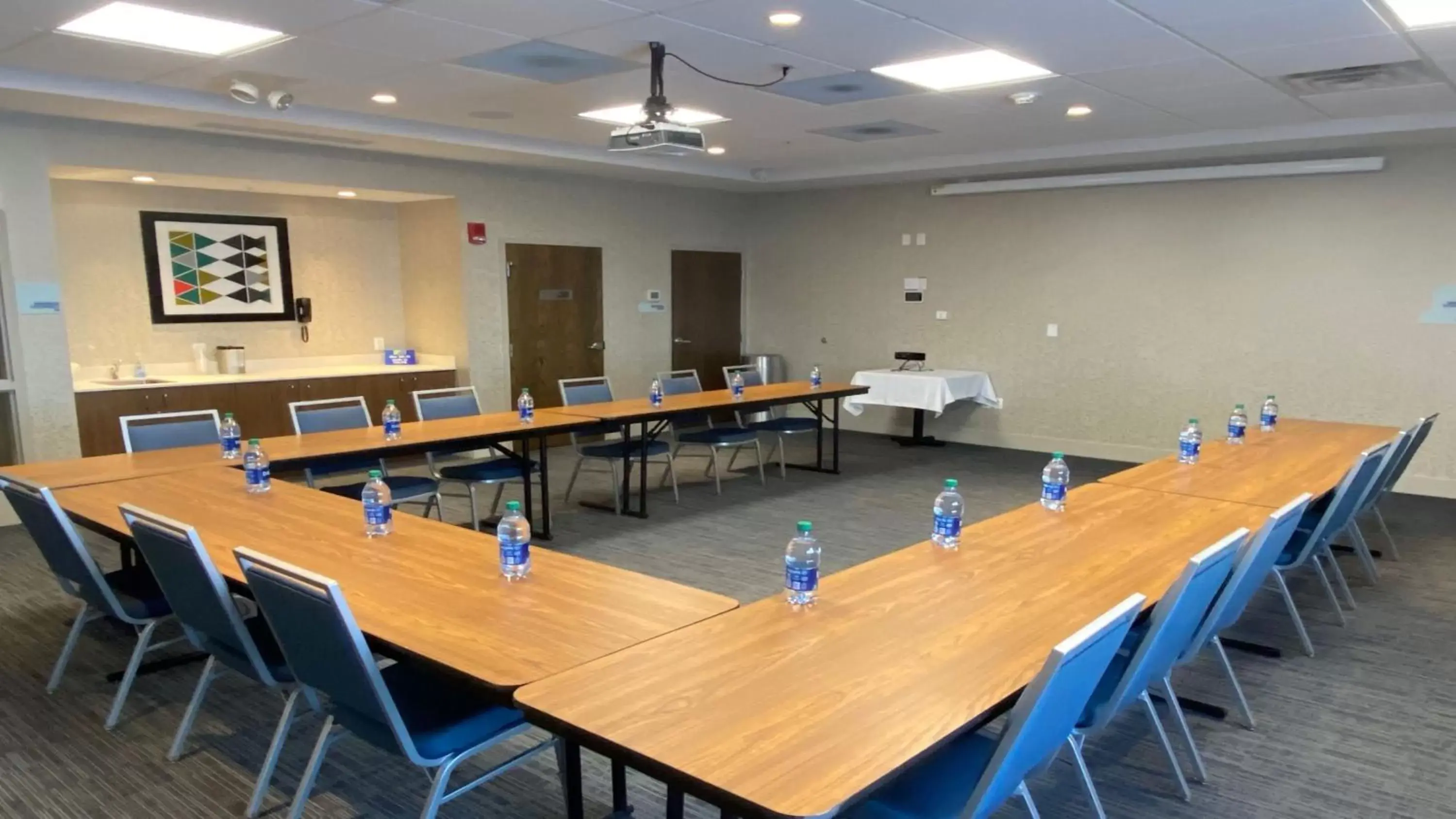 Meeting/conference room in Holiday Inn Express & Suites Toledo South - Perrysburg, an IHG Hotel