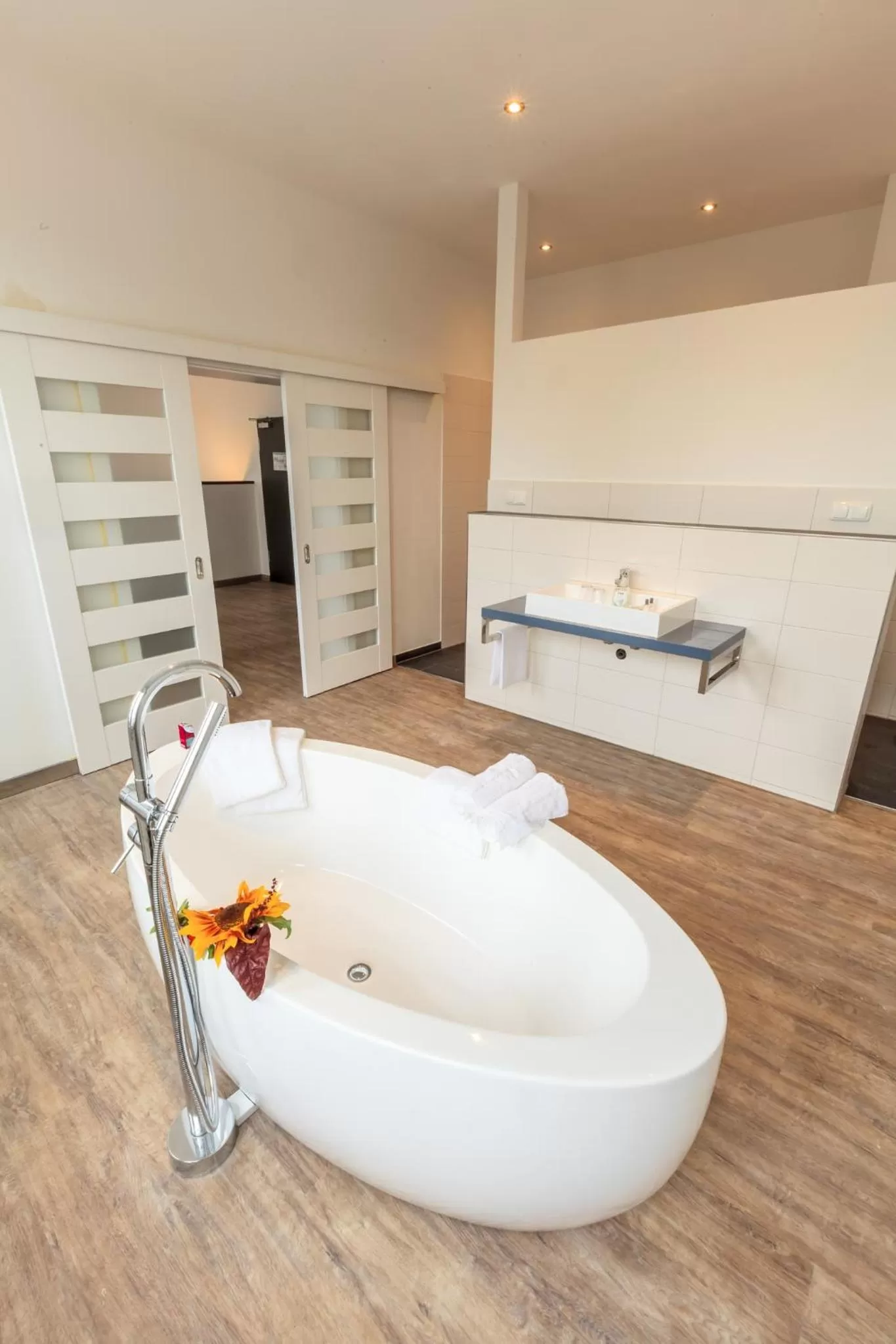 Bathroom in Ruhr Inn Hotel