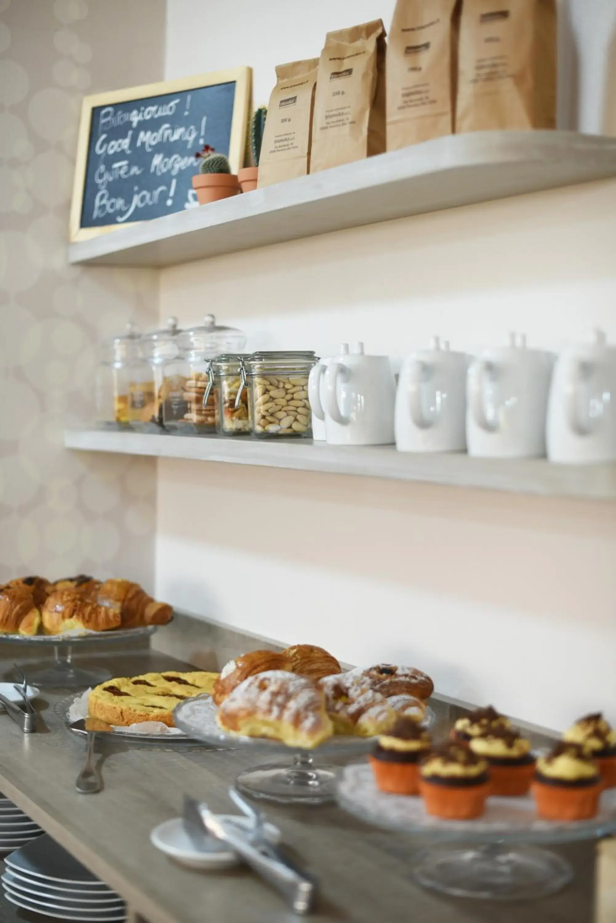 Continental breakfast in Hotel Ulivi