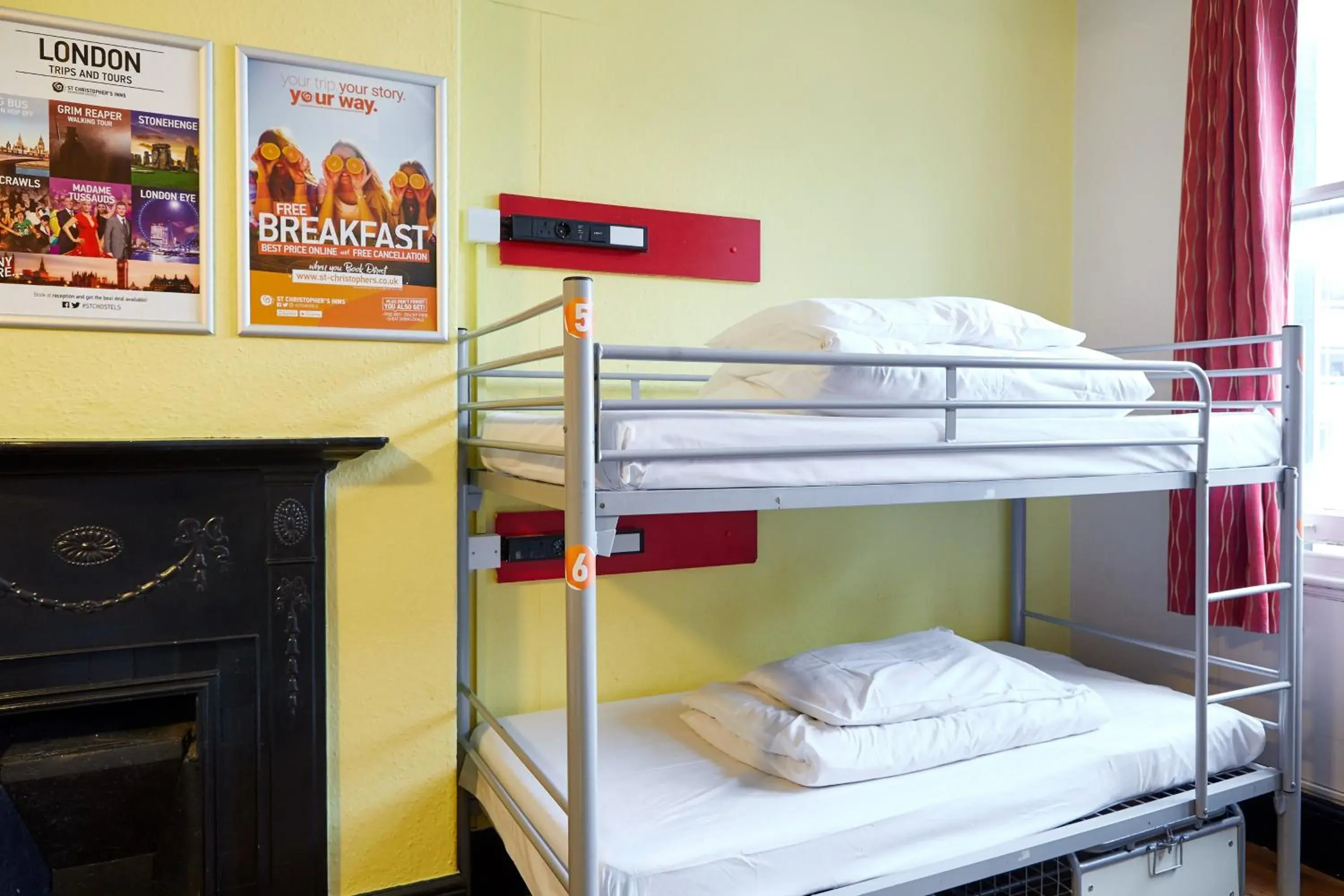 Bed in 8-Bed Mixed Dormitory Room External Shared Bathroom in St Christopher's Hammersmith