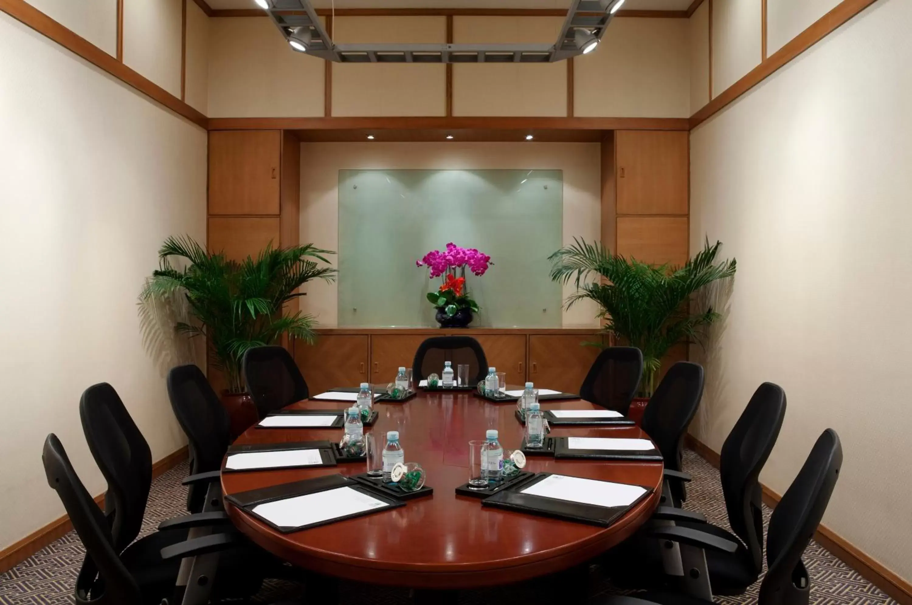 Meeting/conference room in Holiday Inn Temple Of Heaven Beijing, an IHG Hotel