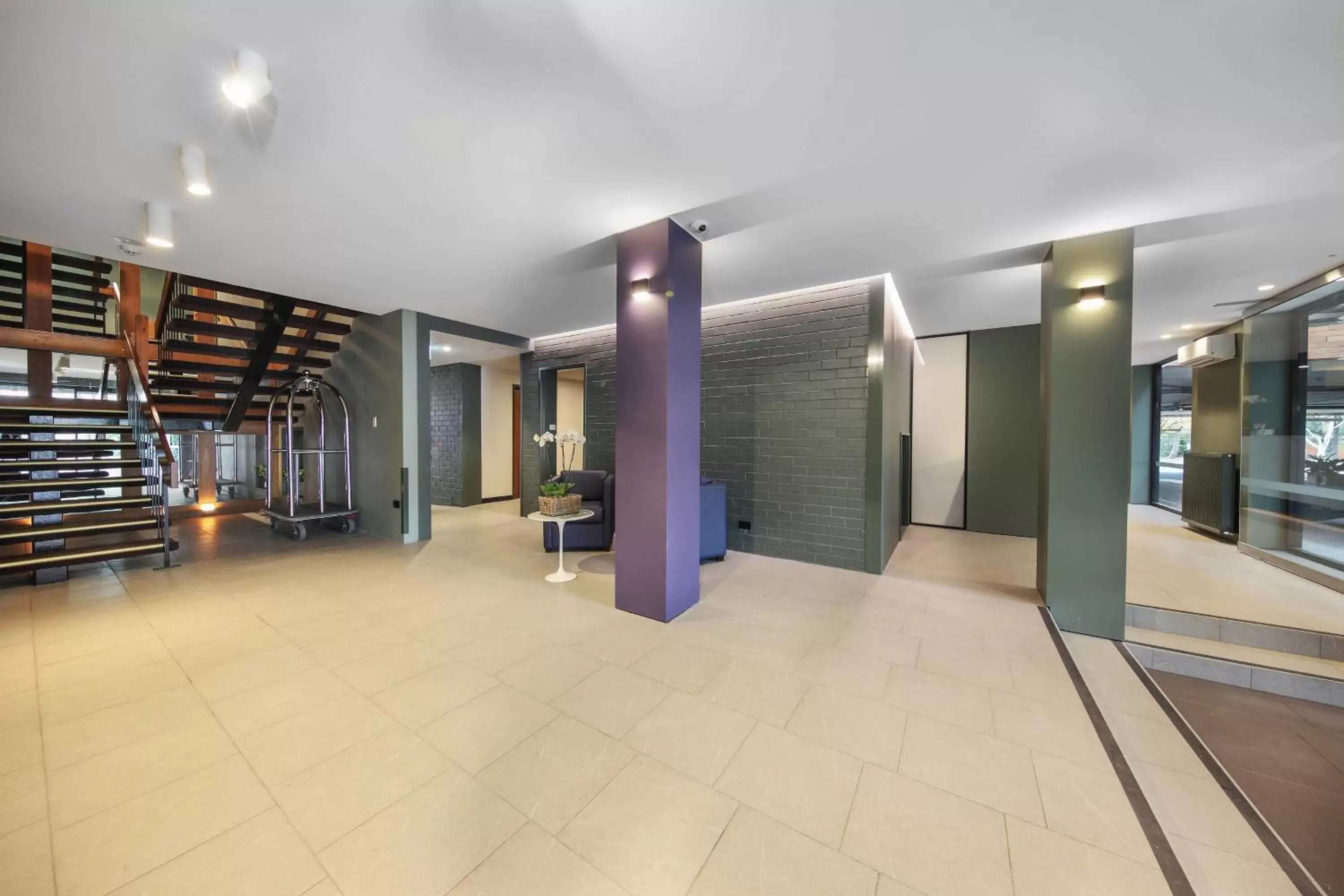 Lobby/Reception in Belconnen Way Hotel & Serviced Apartments