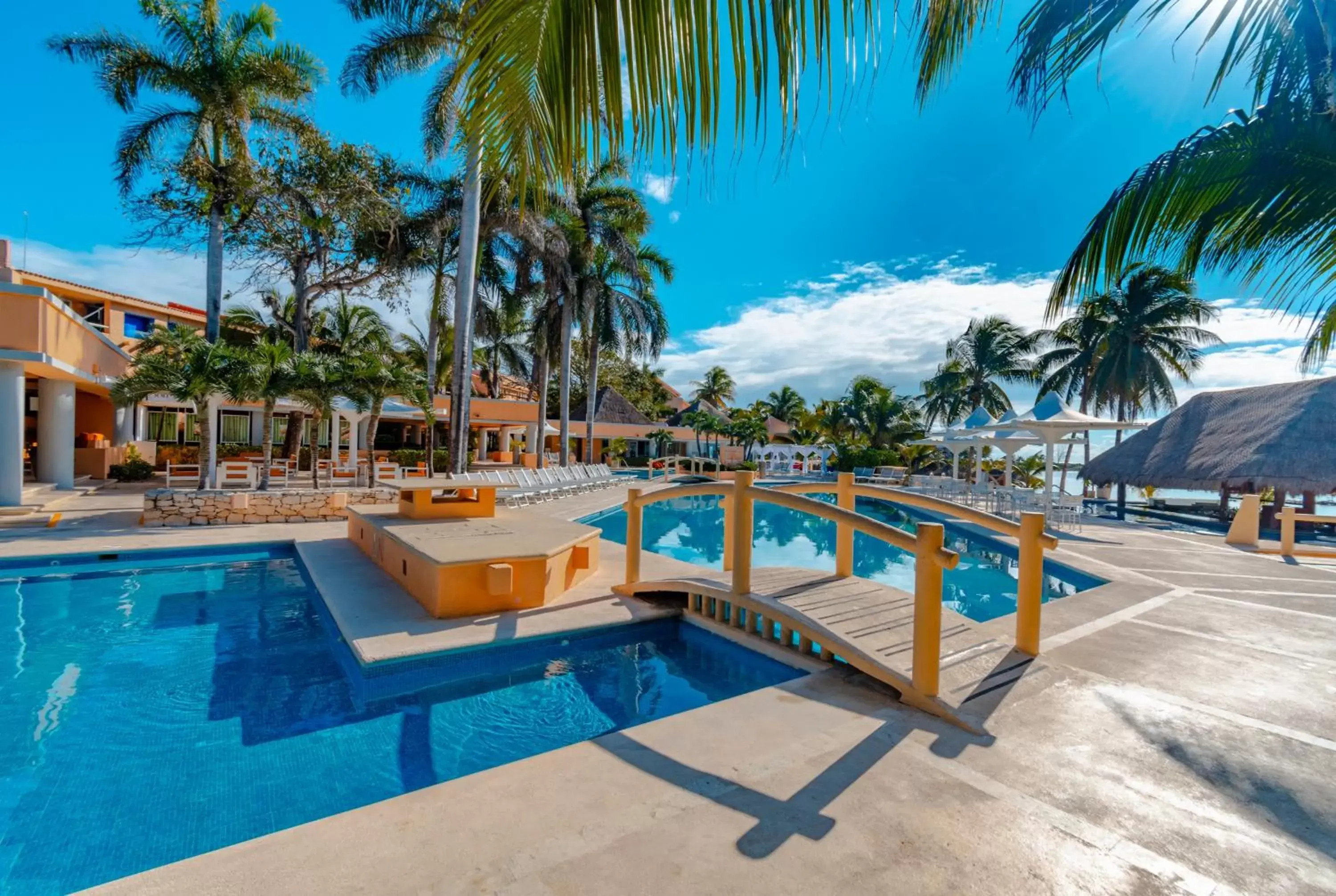 Property building, Swimming Pool in Puerto Aventuras Hotel & Beach Club