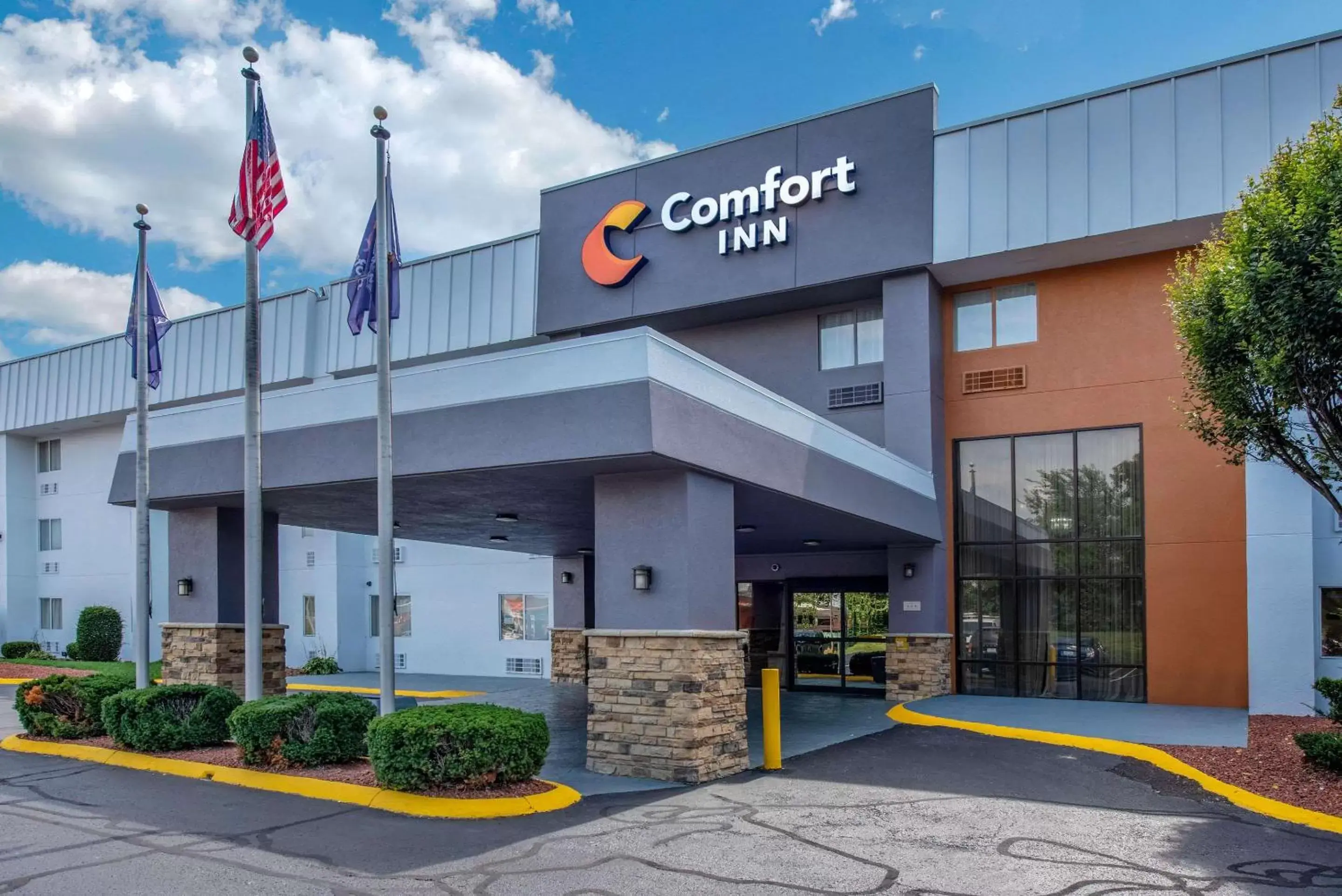 Property building in Comfort Inn South