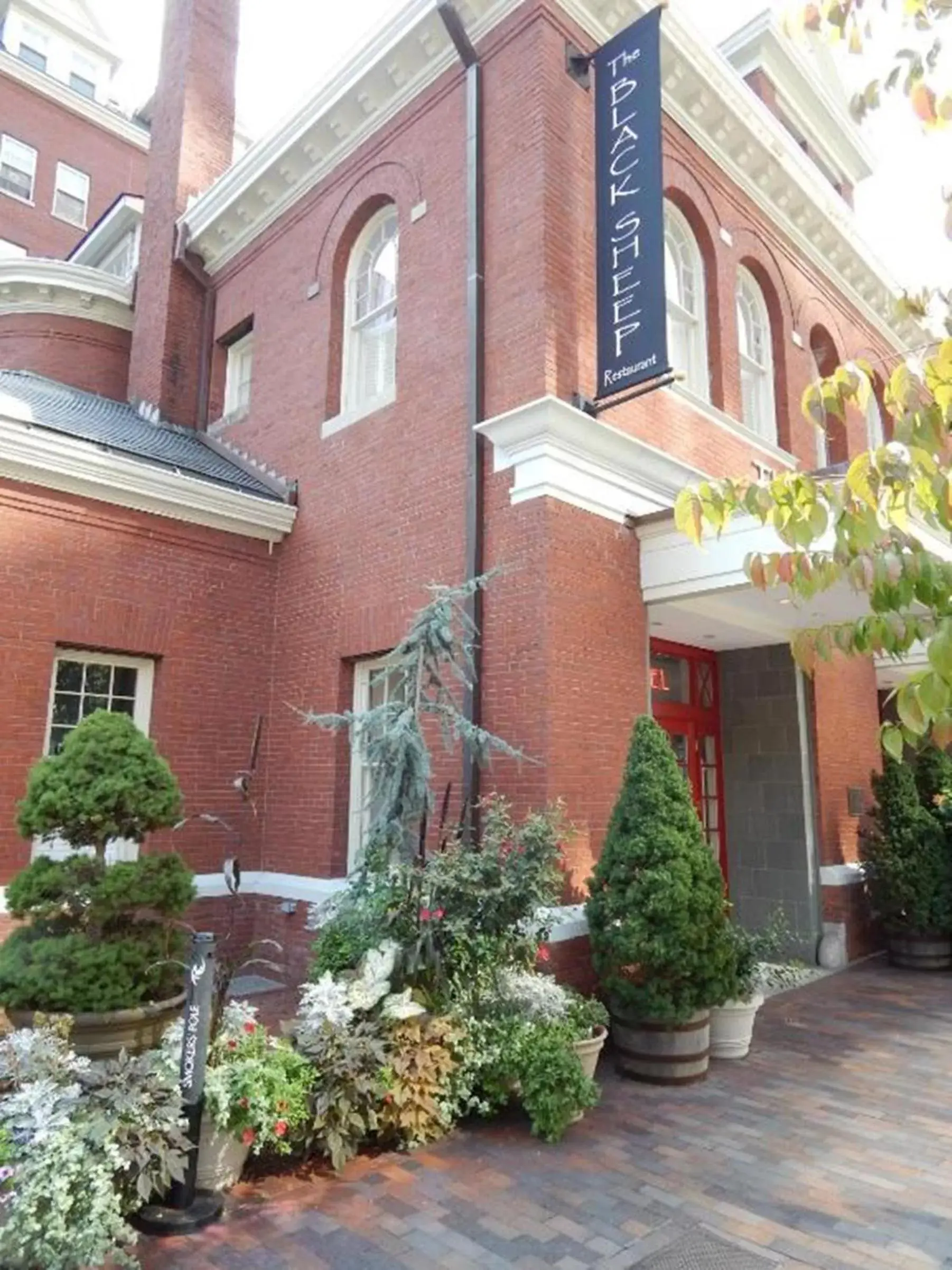 Property Building in The Kendall Hotel at the Engine 7 Firehouse