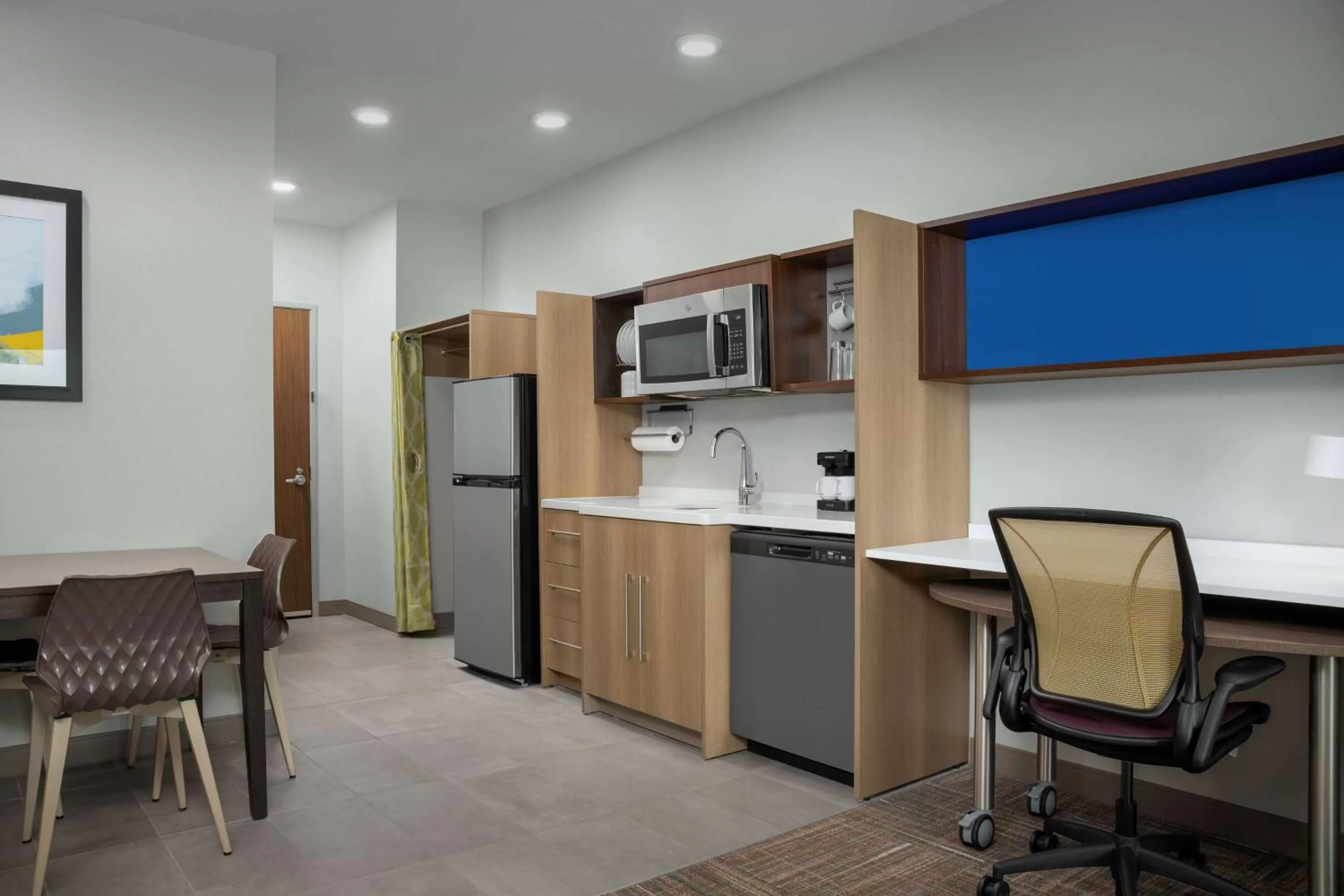 Bedroom in Home2 Suites By Hilton Cullman