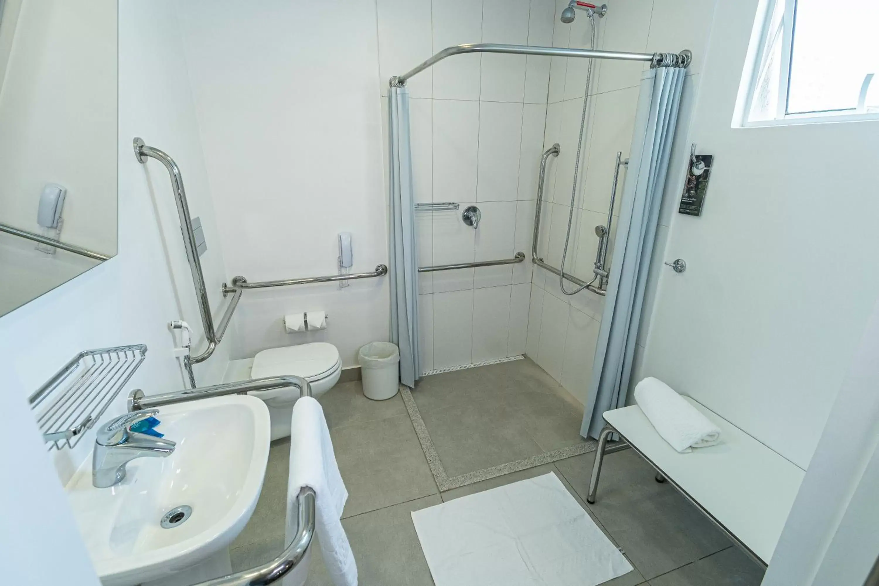 Toilet, Bathroom in Ibis Budget Fortaleza Praia de Iracema