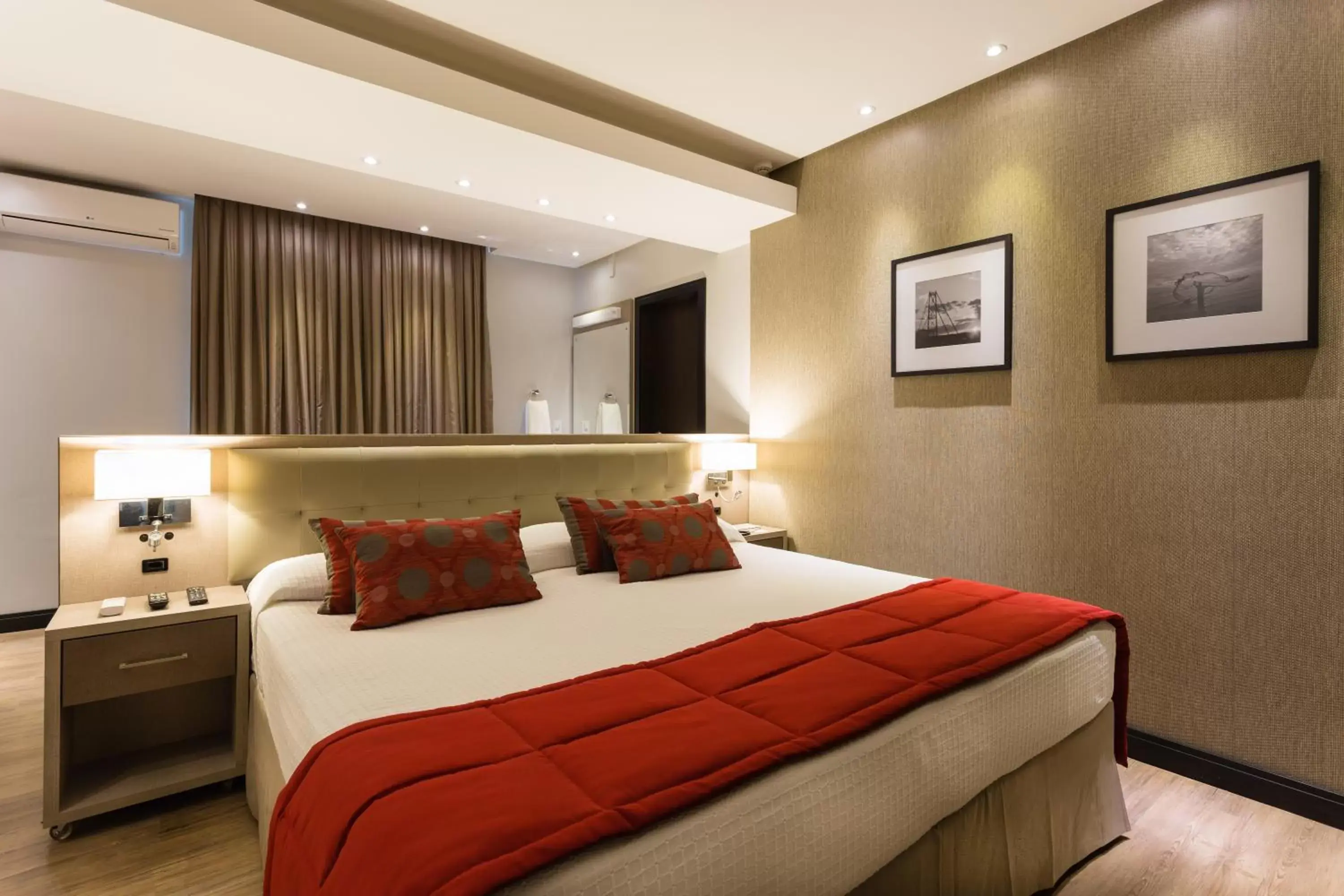 Premium Suite with Double bed in Faial Prime Suítes