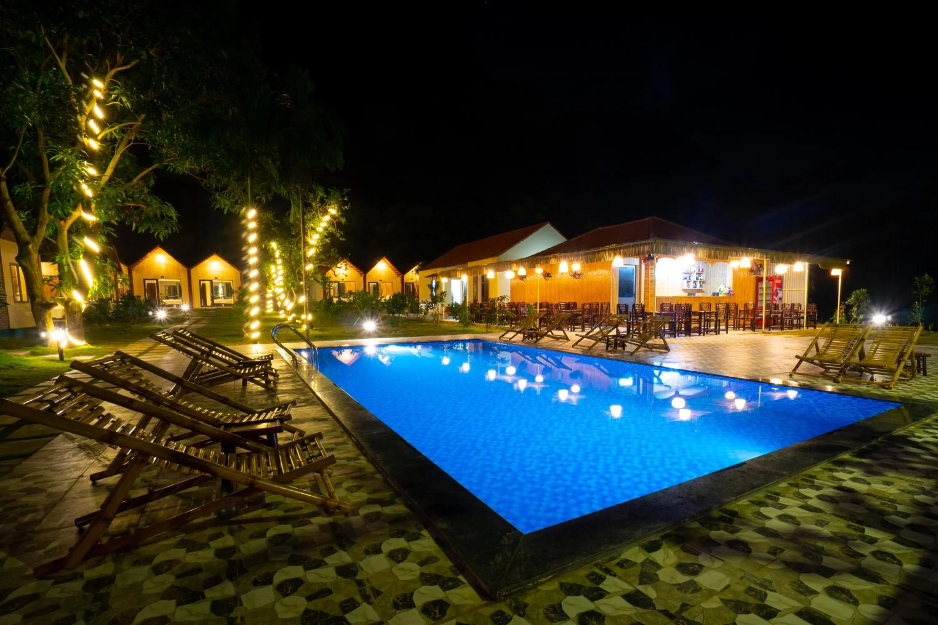 Swimming pool in Trang An Retreat
