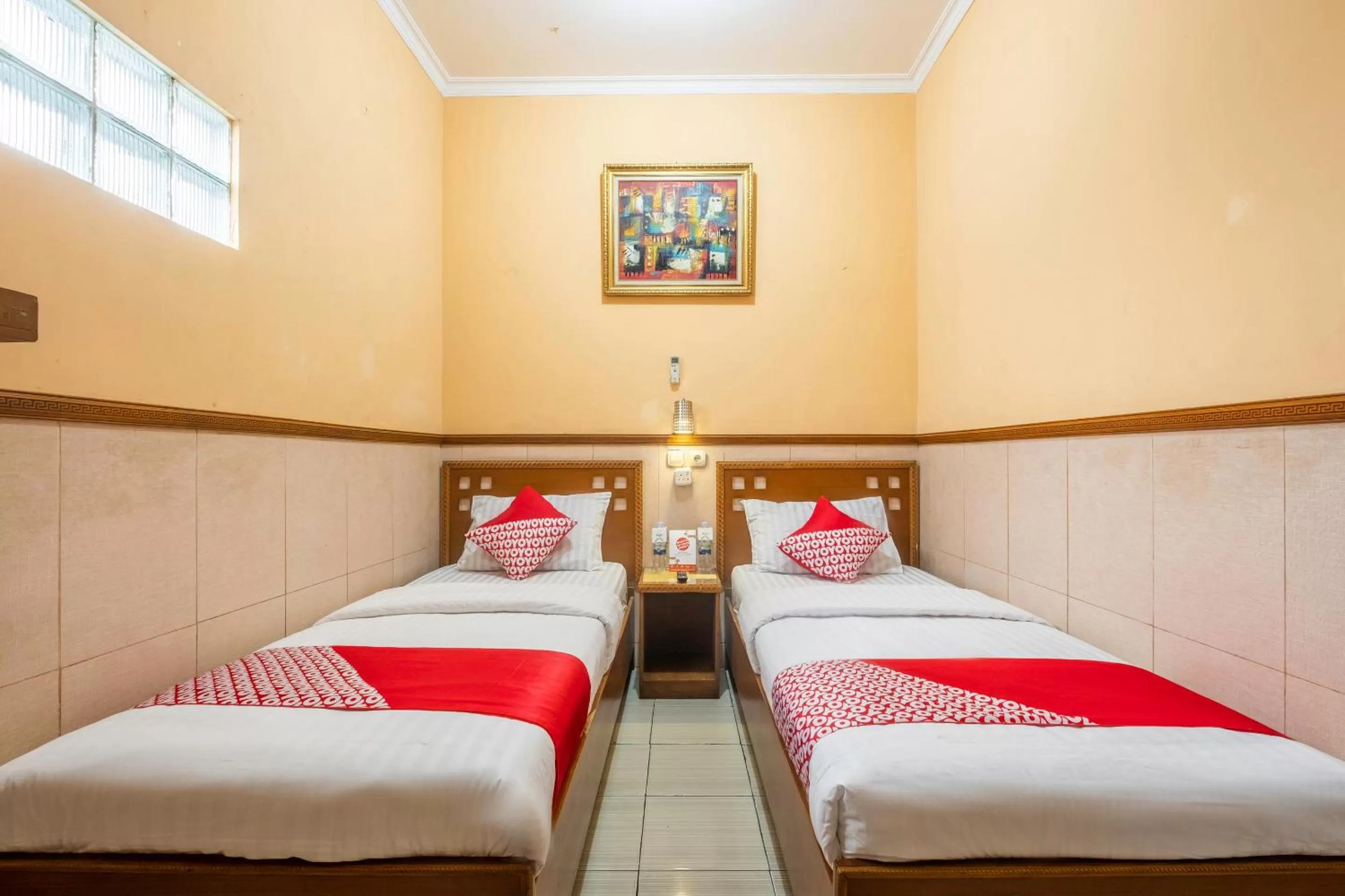 Standard Twin Room in Collection O Kebon Jeruk Near Taman Balai Kota