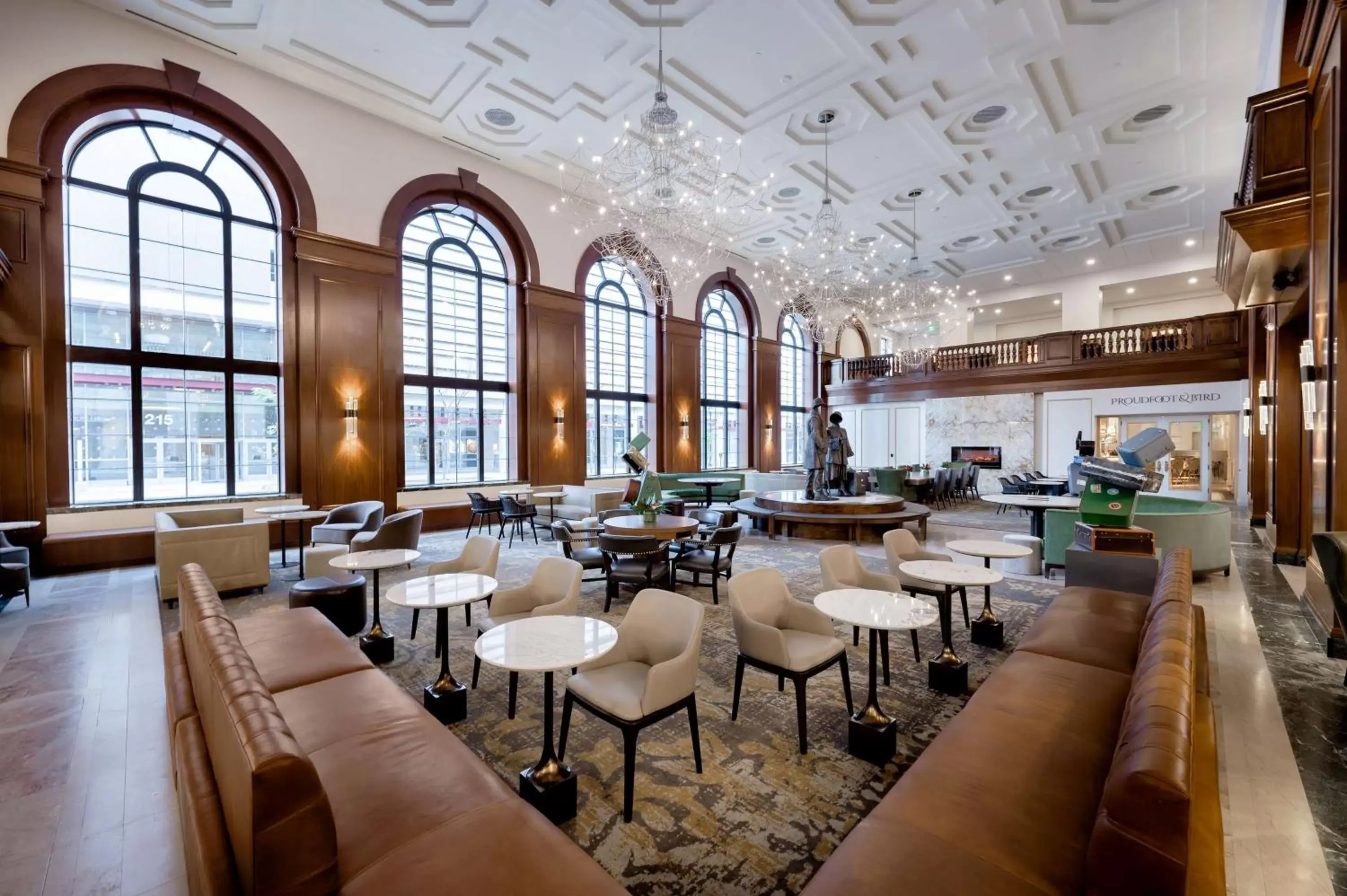 Lobby or reception, Restaurant/Places to Eat in Hotel Fort Des Moines, Curio Collection By Hilton