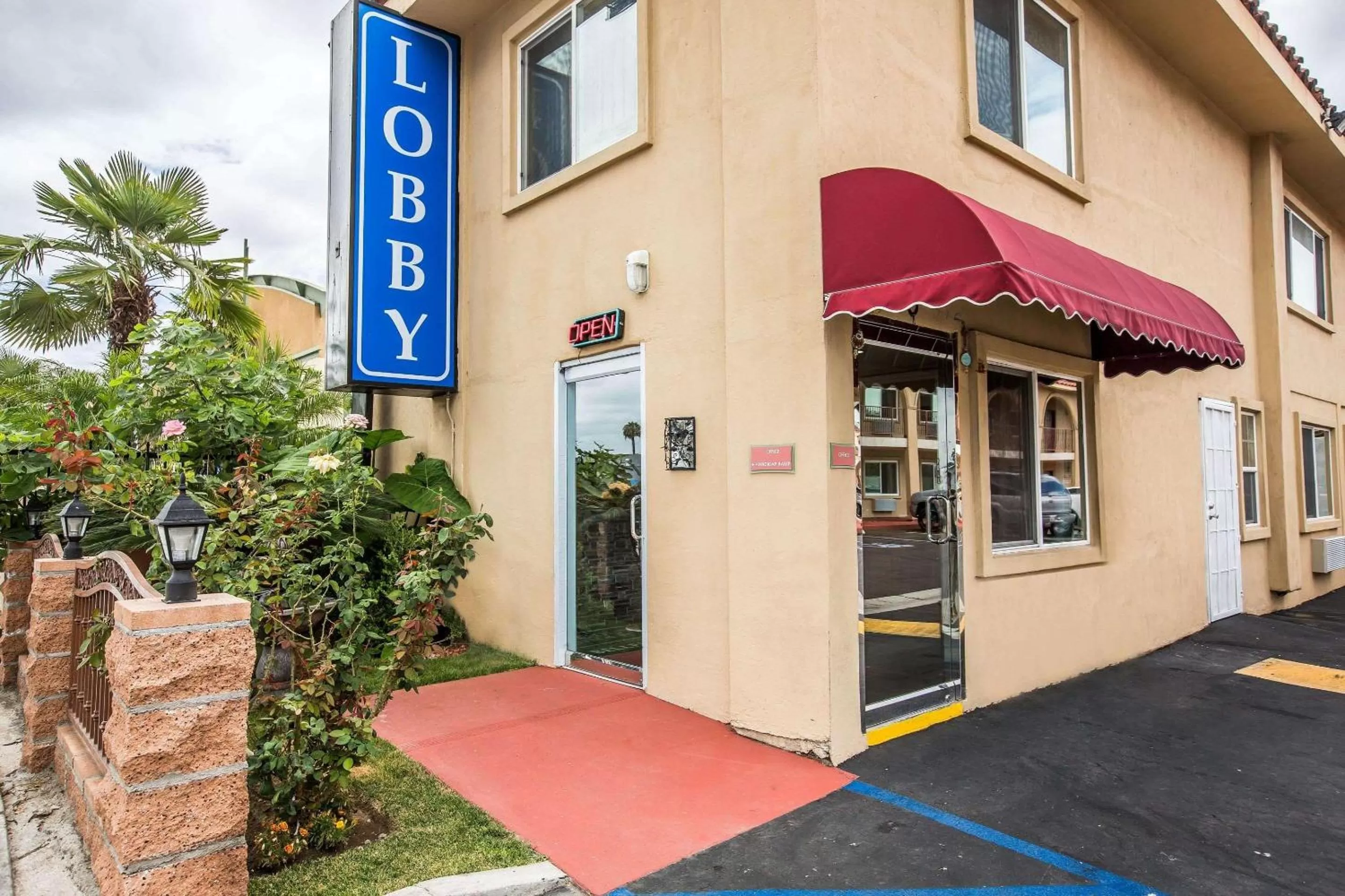 Property building in Rodeway Inn & Suites