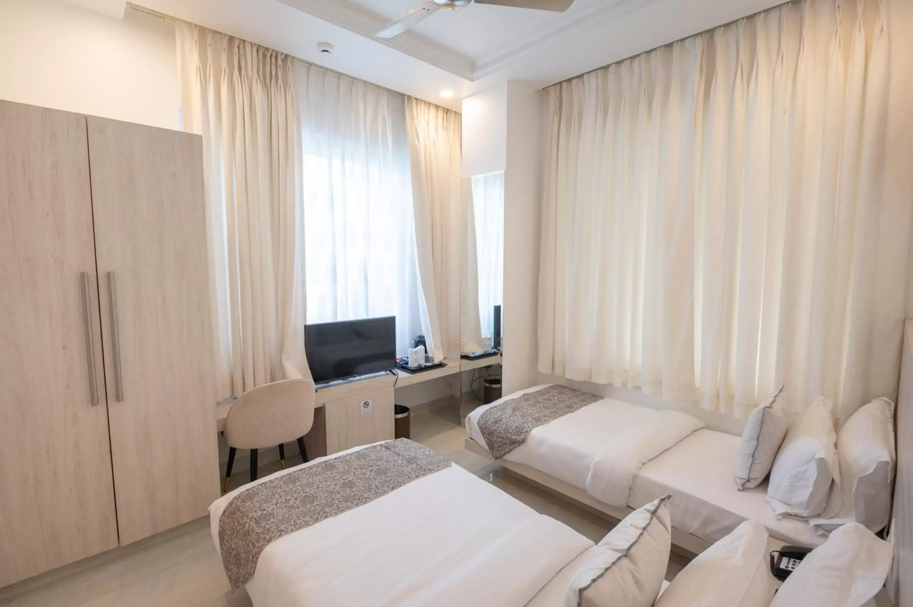 Bed in Terrakotta Rishikesh Bed in Terrakotta Rishikesh