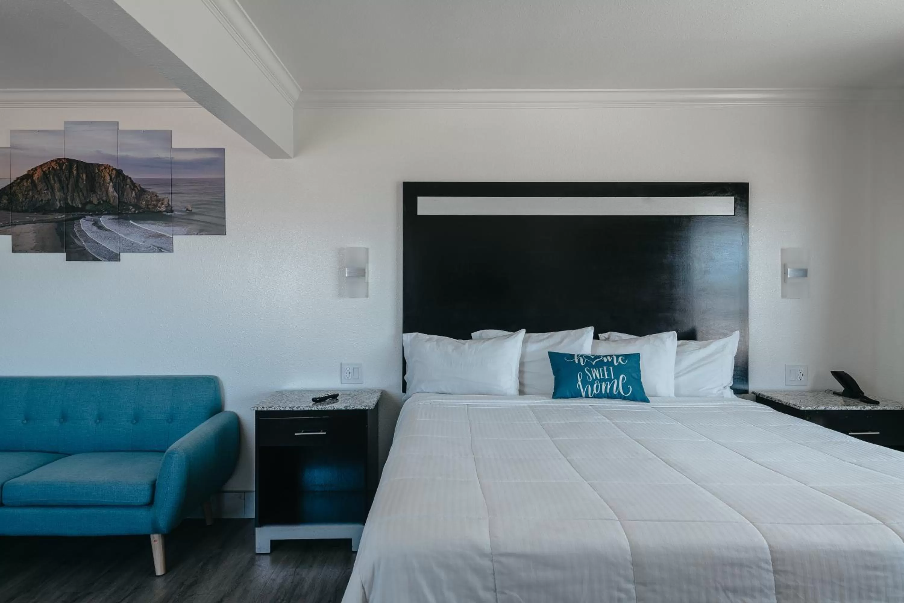 Bed in Sea Air Inn & Suites - Downtown - Restaurant Row