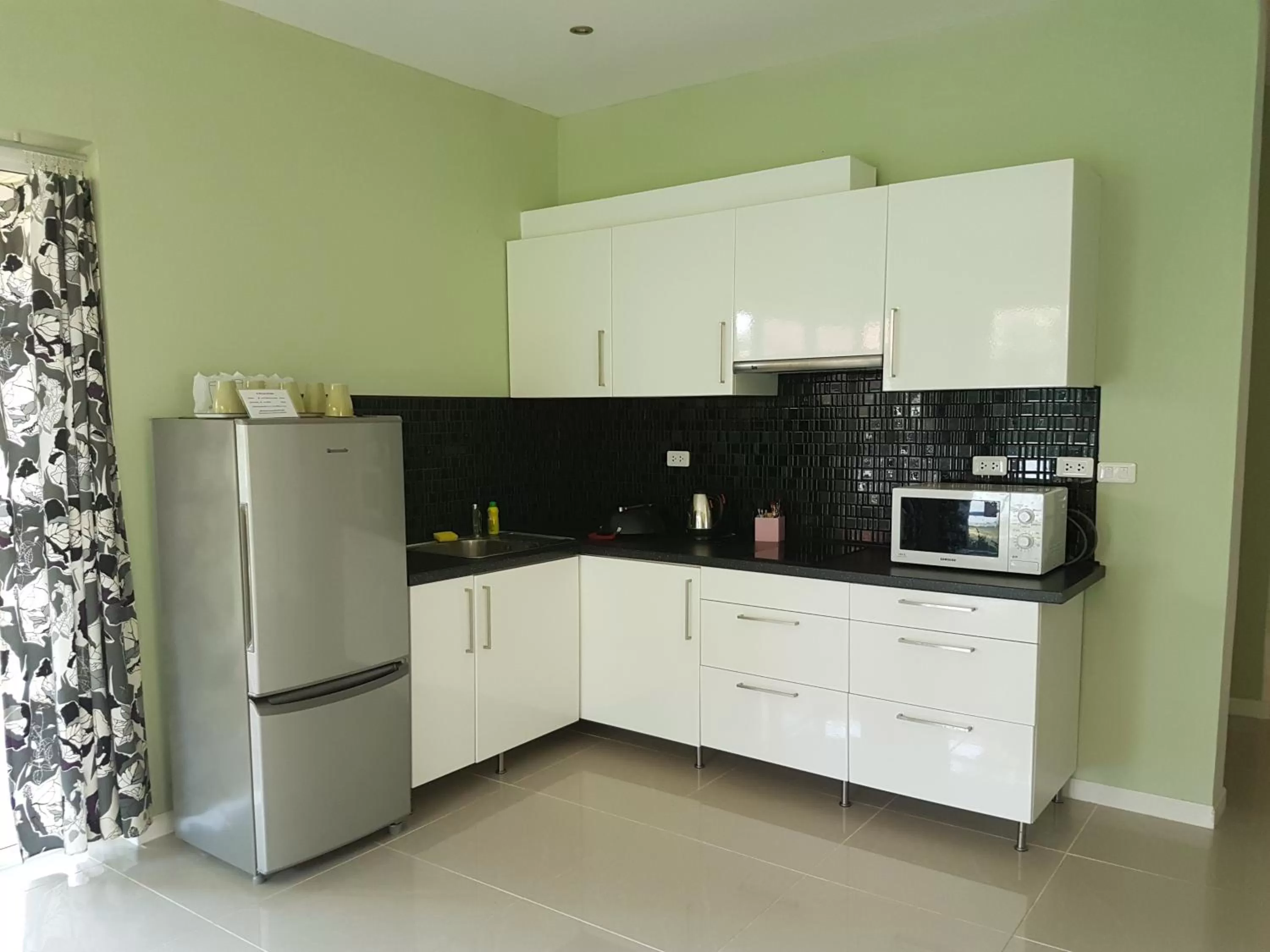 Kitchen or kitchenette in The Hillside Pranburi Resort