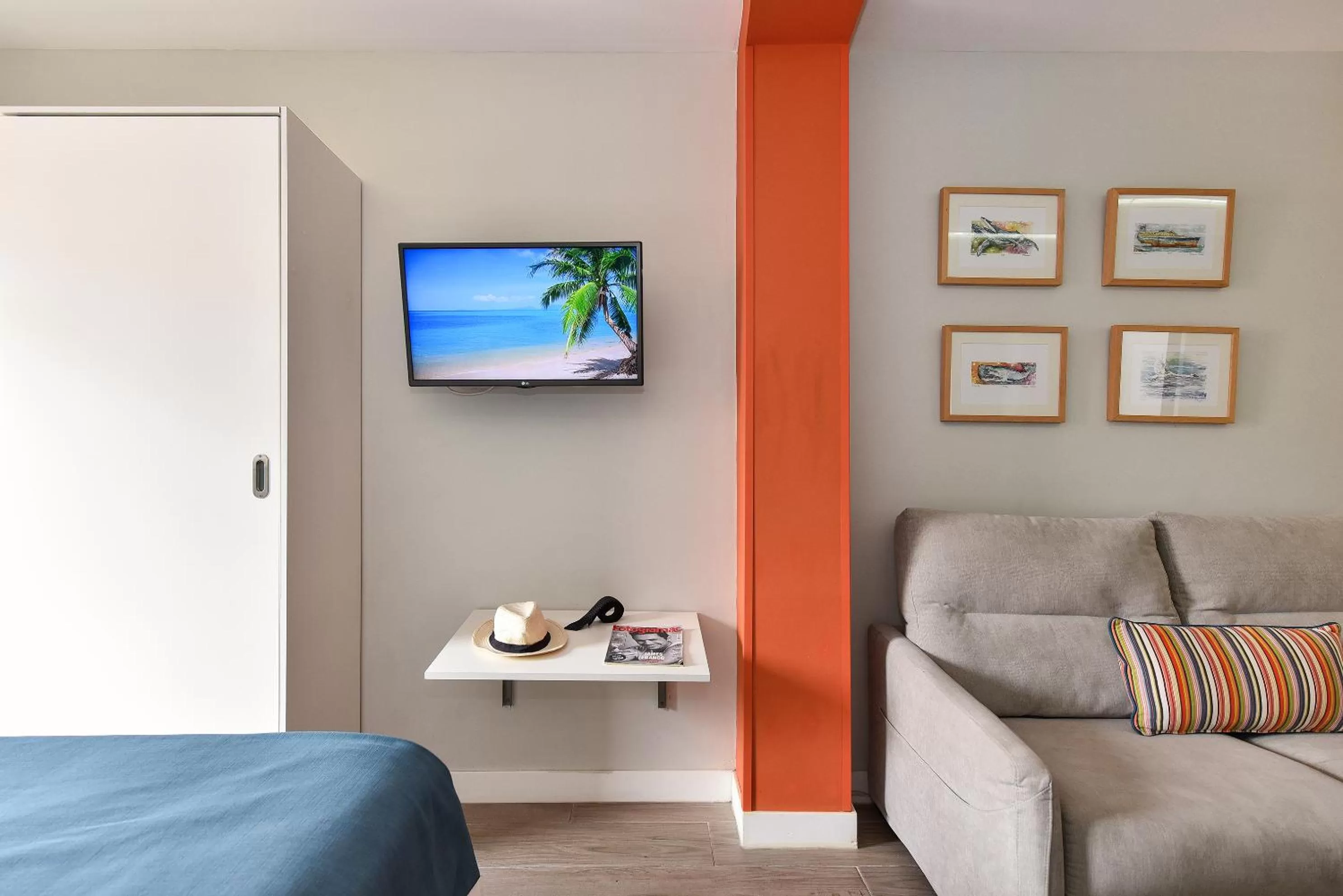 Photo of the whole room in Hotel Apartamento Bajamar