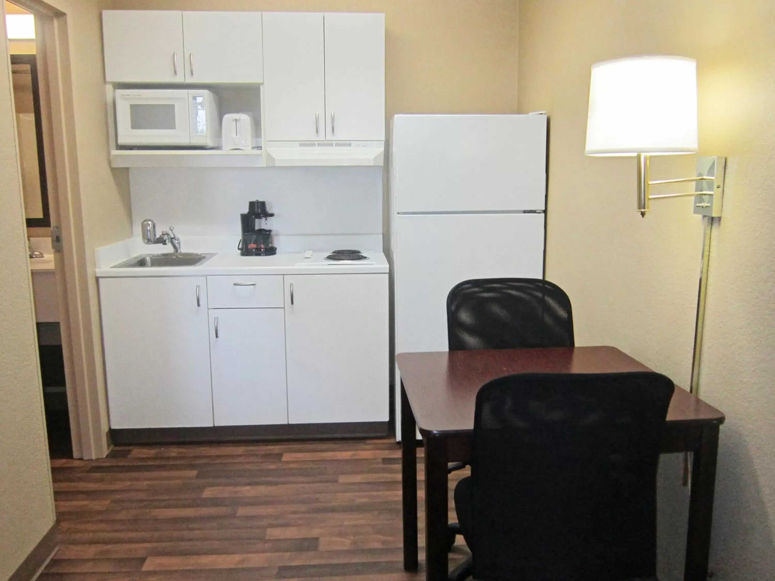 Kitchen or kitchenette, Kitchen/Kitchenette in Extended Stay America Suites - Nashville - Brentwood - South