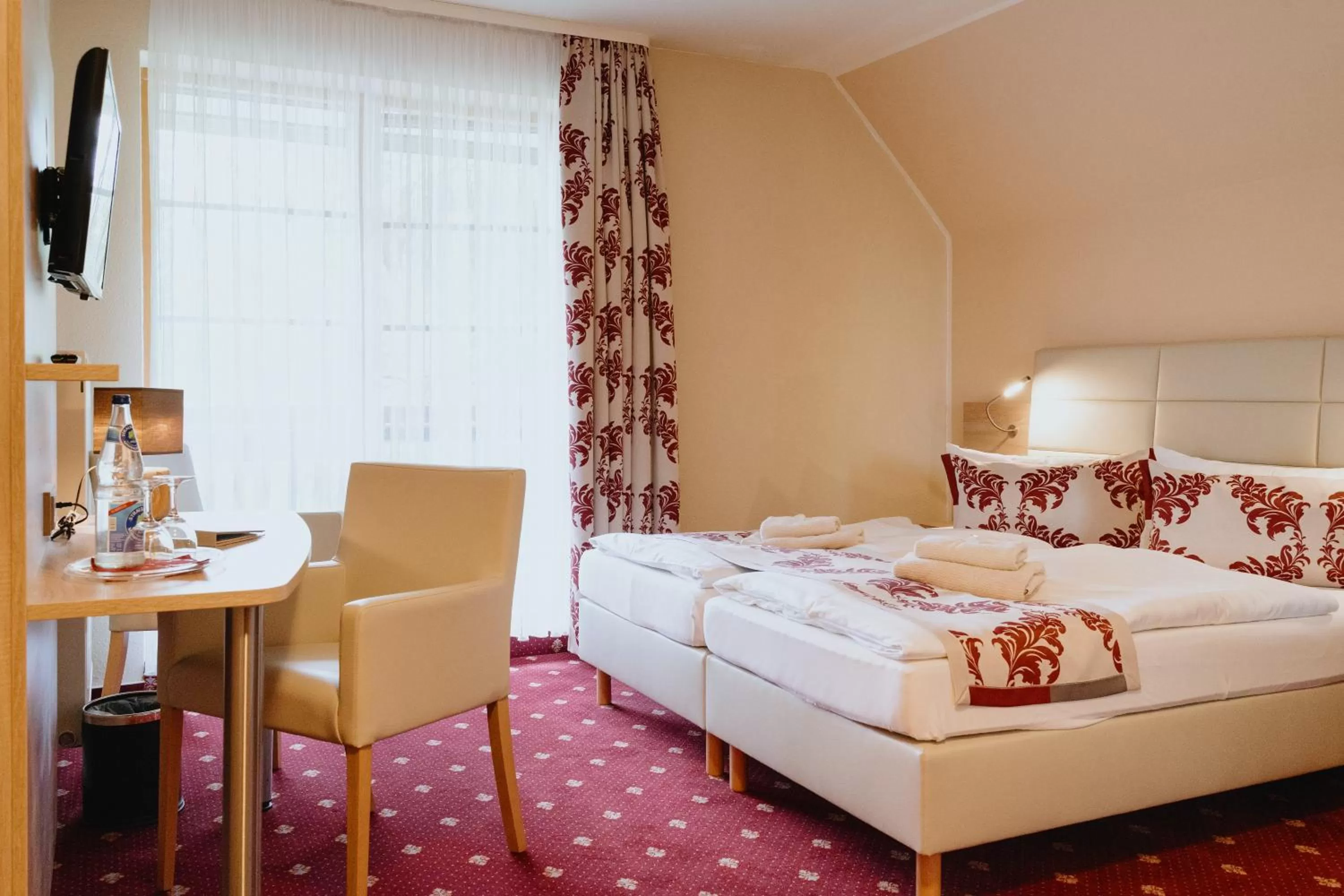 Photo of the whole room, Bed in Hotel An den Bleichen