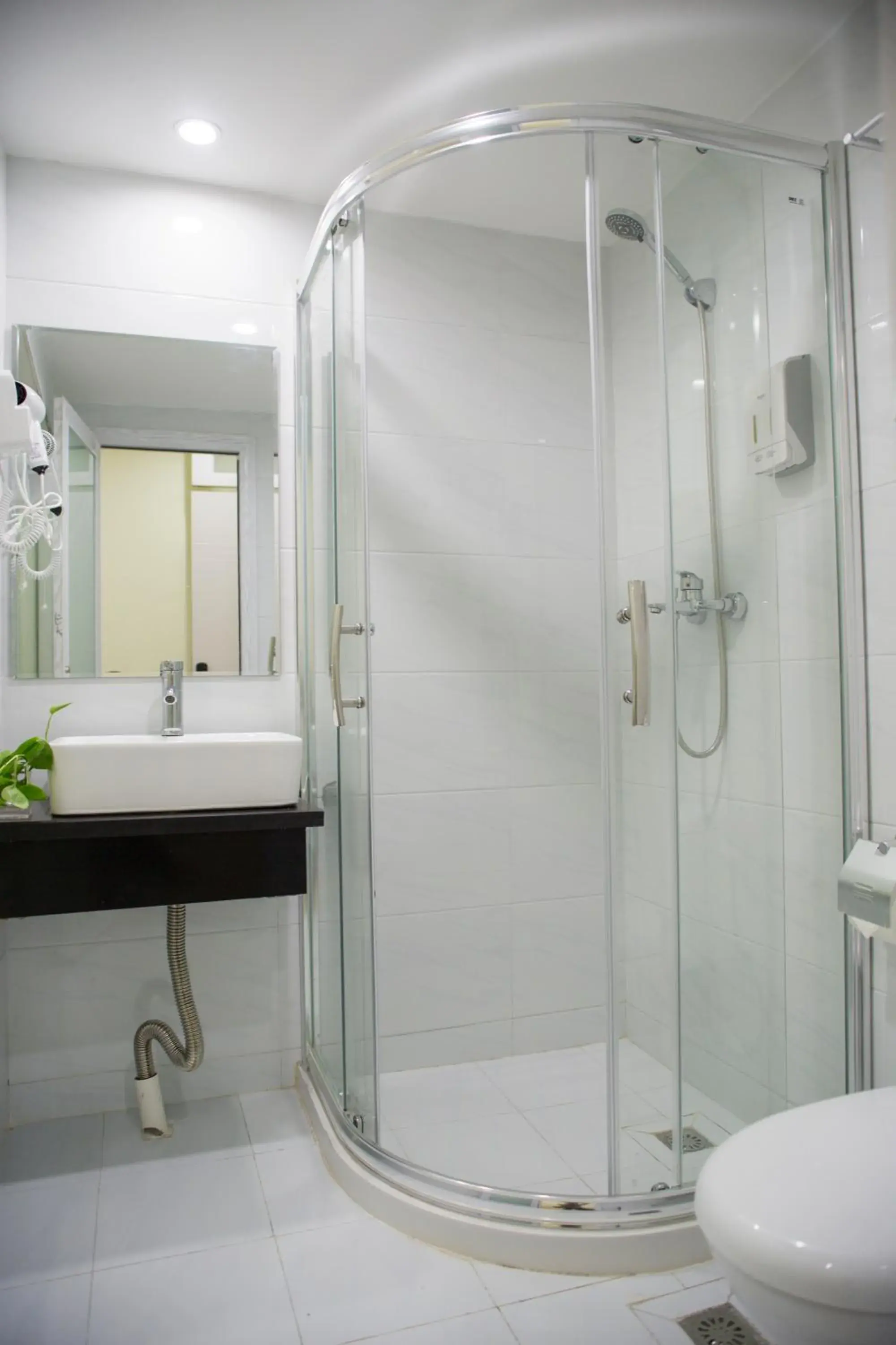 Shower, Bathroom in Memory Travel Hotel(Edge Westlake)
