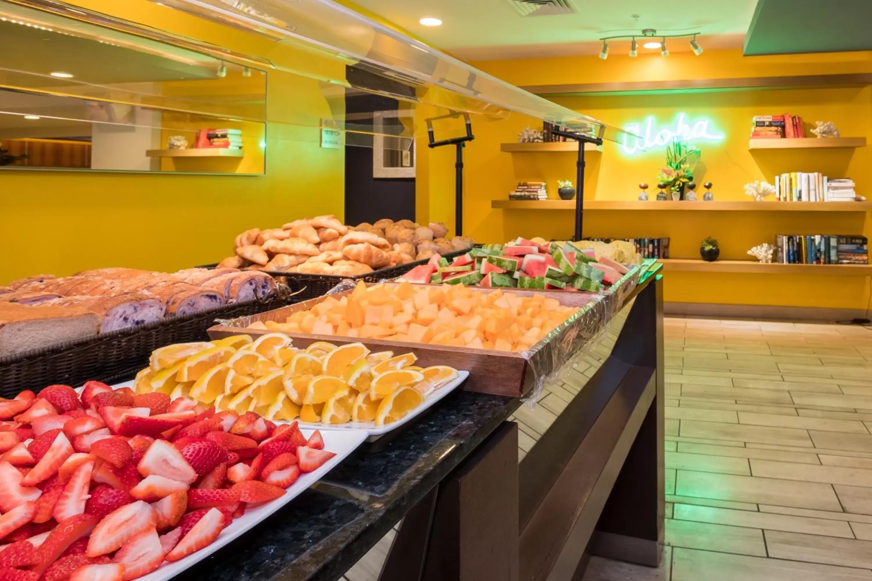 Continental breakfast in VIVE Hotel Waikiki