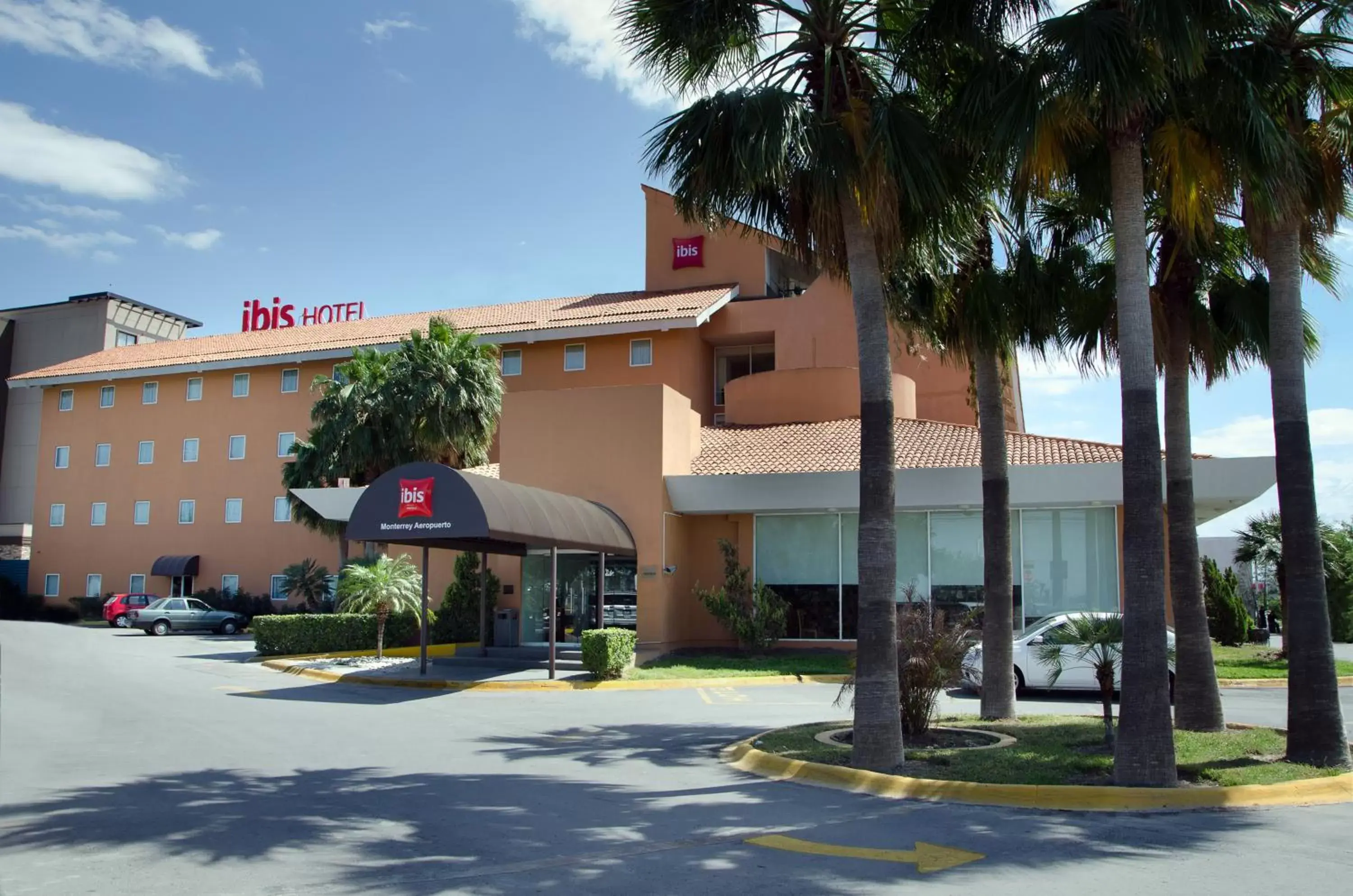 Facade/entrance, Property Building in Ibis Monterrey Aeropuerto