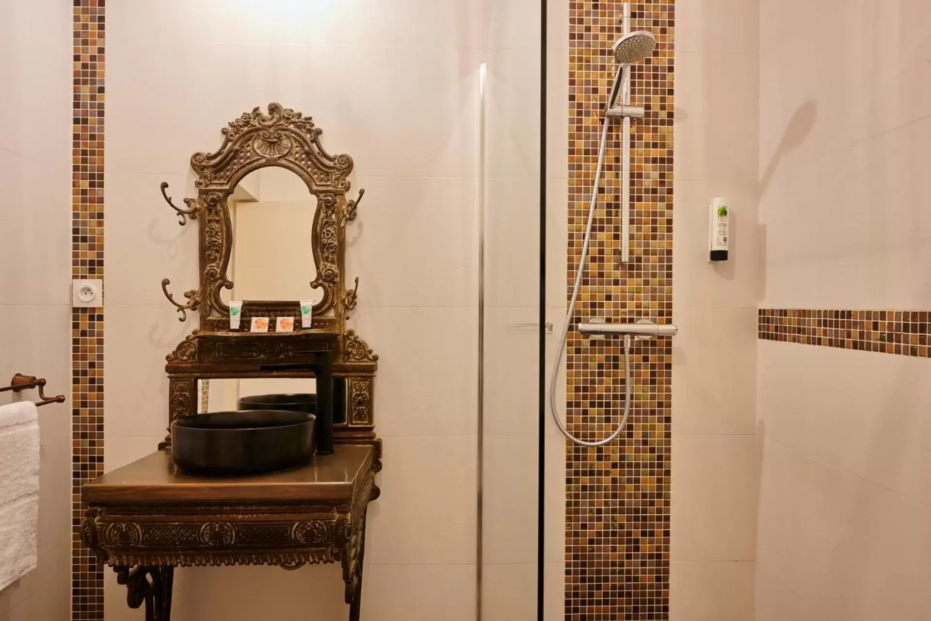 Bathroom in Maison Anjali