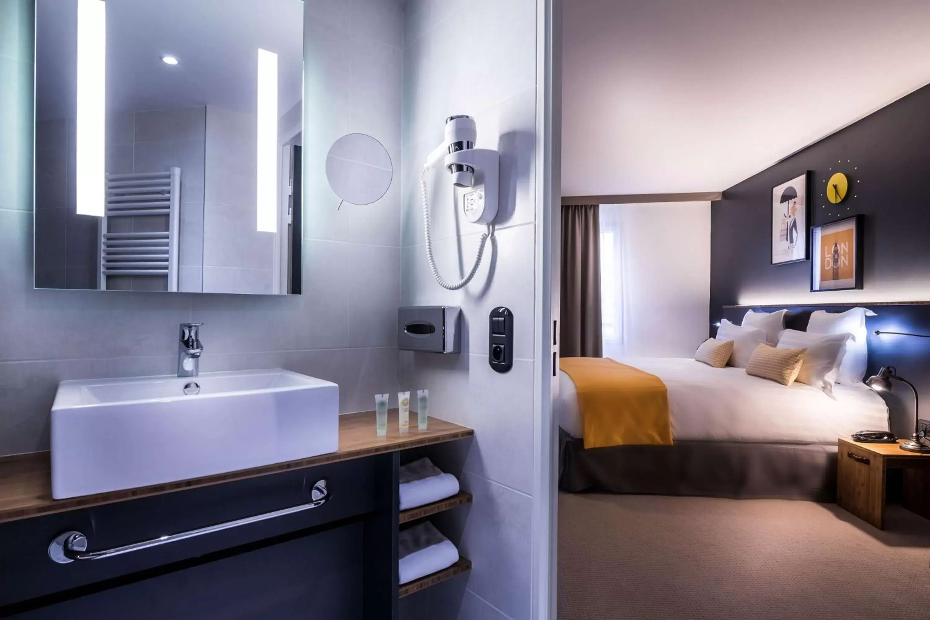Photo of the whole room, Bathroom in Best Western Plus Suitcase Paris La Défense