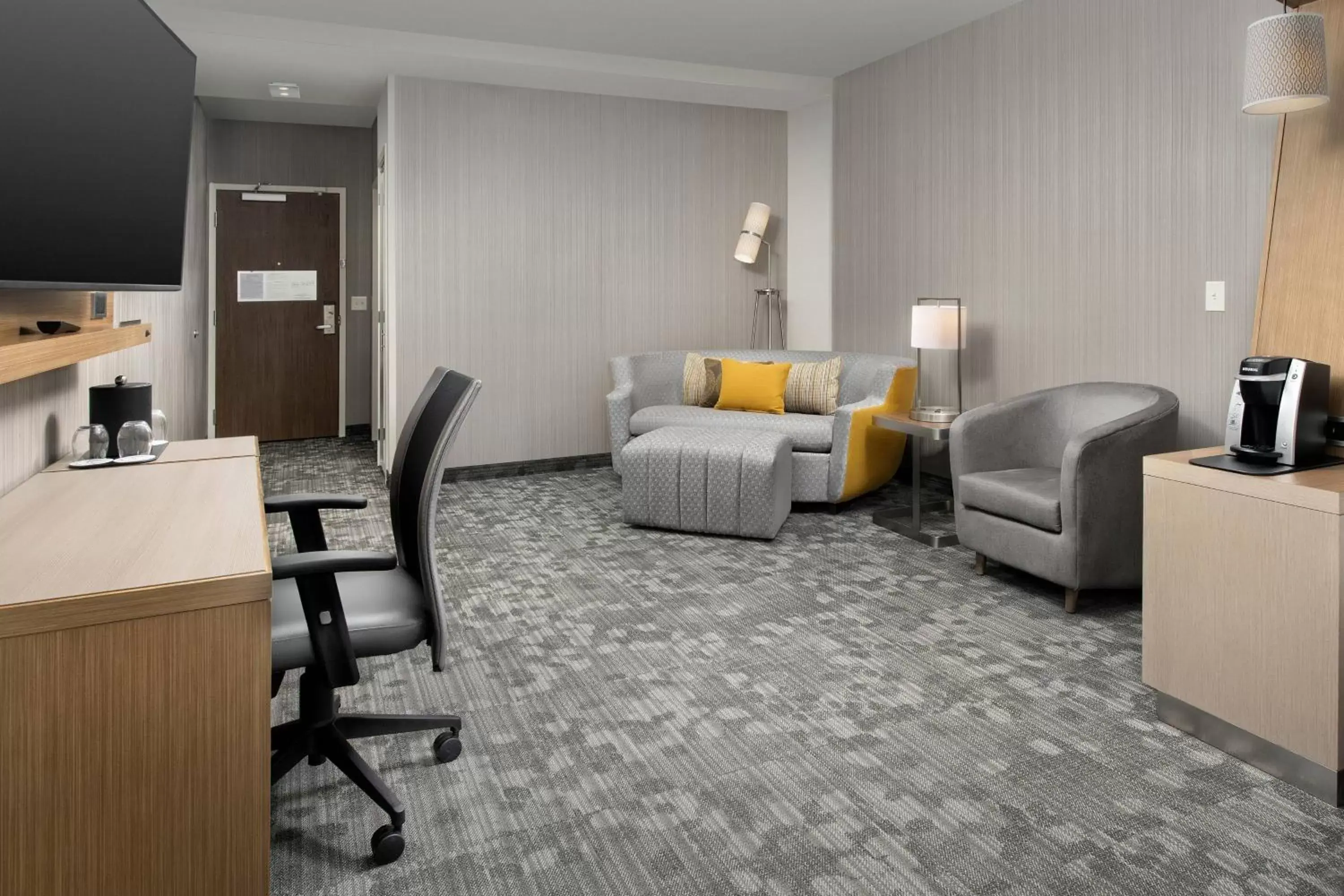 Living room, Seating Area in Courtyard by Marriott Las Cruces at NMSU