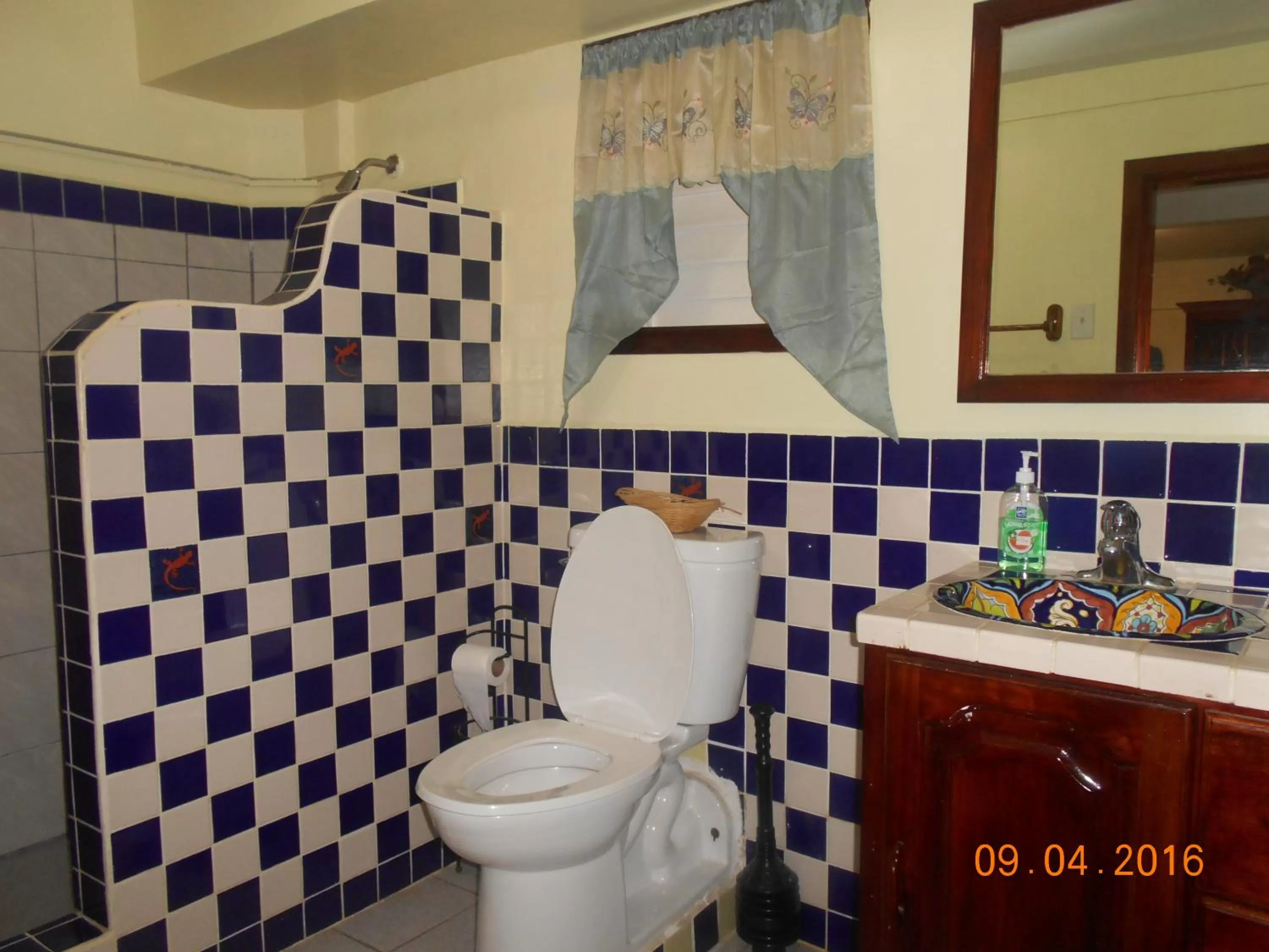 Bathroom in Alan's Paradise Hotel