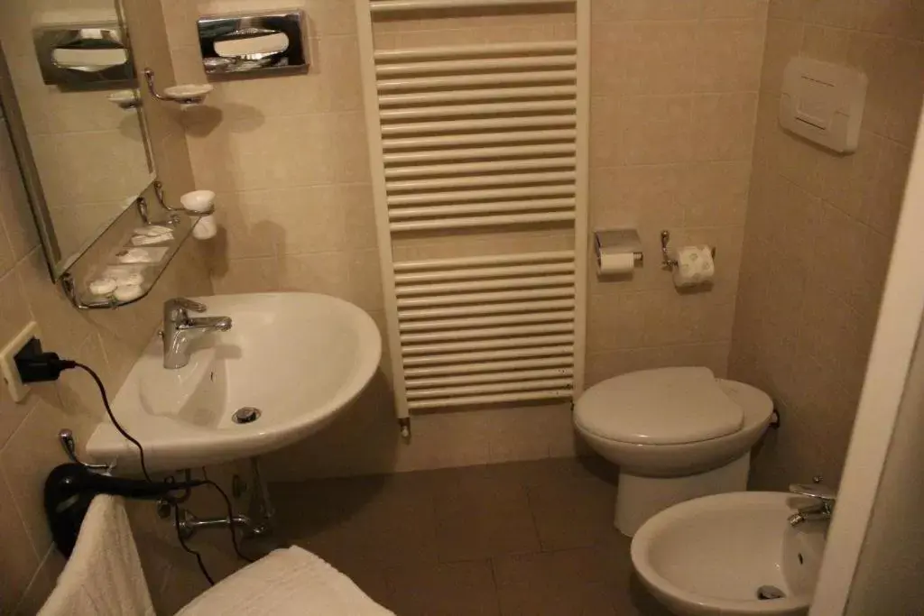 Bathroom in Hotel Riverside