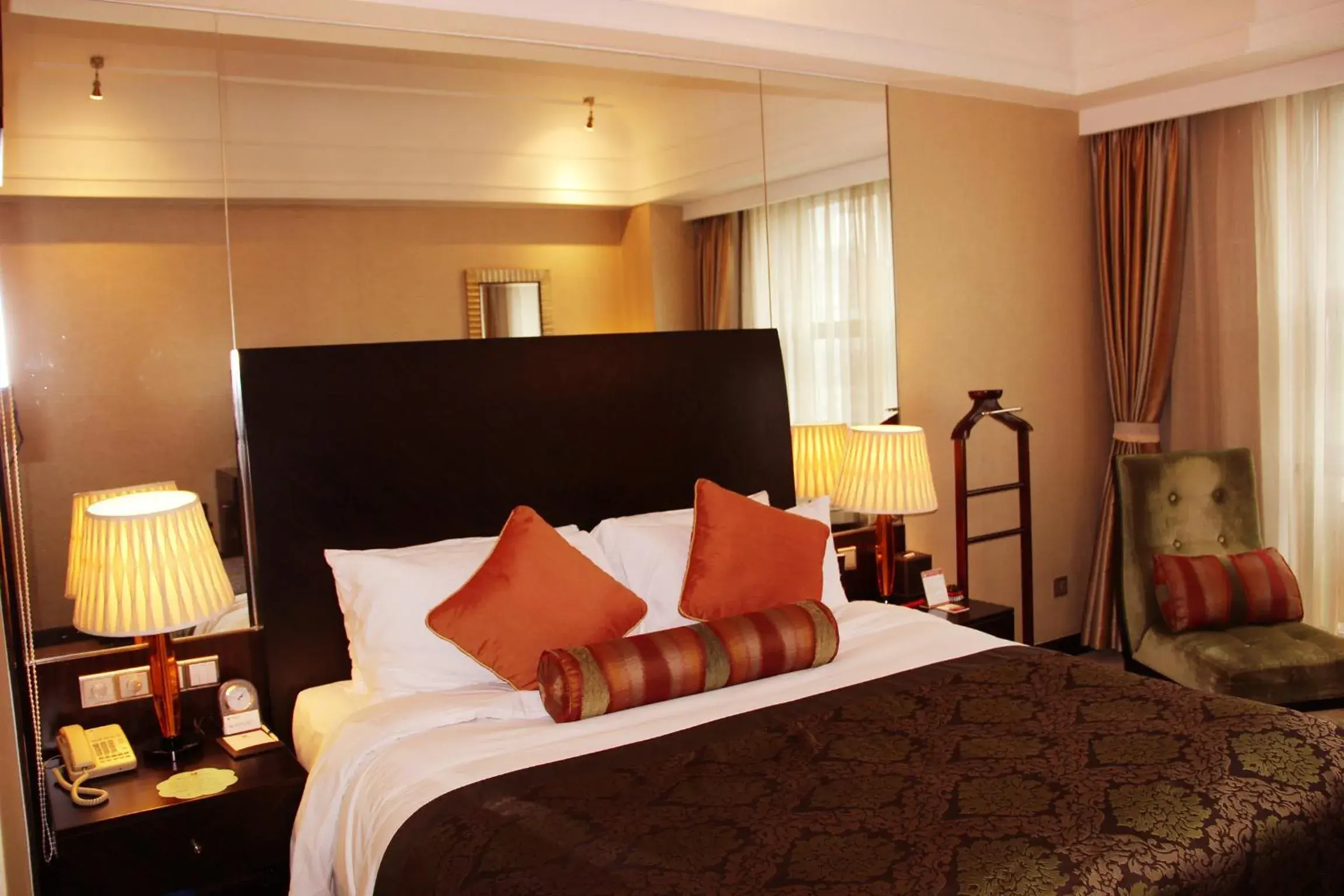 Bedroom, Bed in Merry Hotel Shanghai