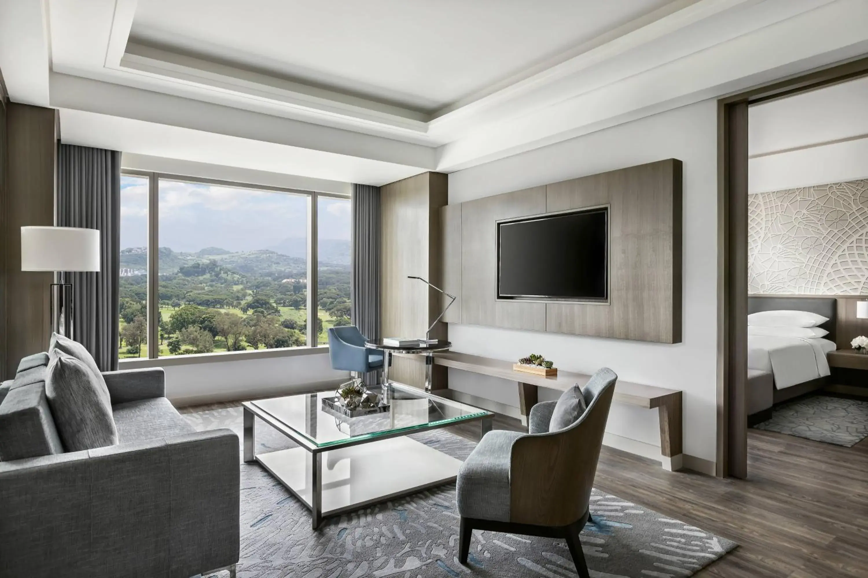 Living room, Seating Area in Clark Marriott Hotel