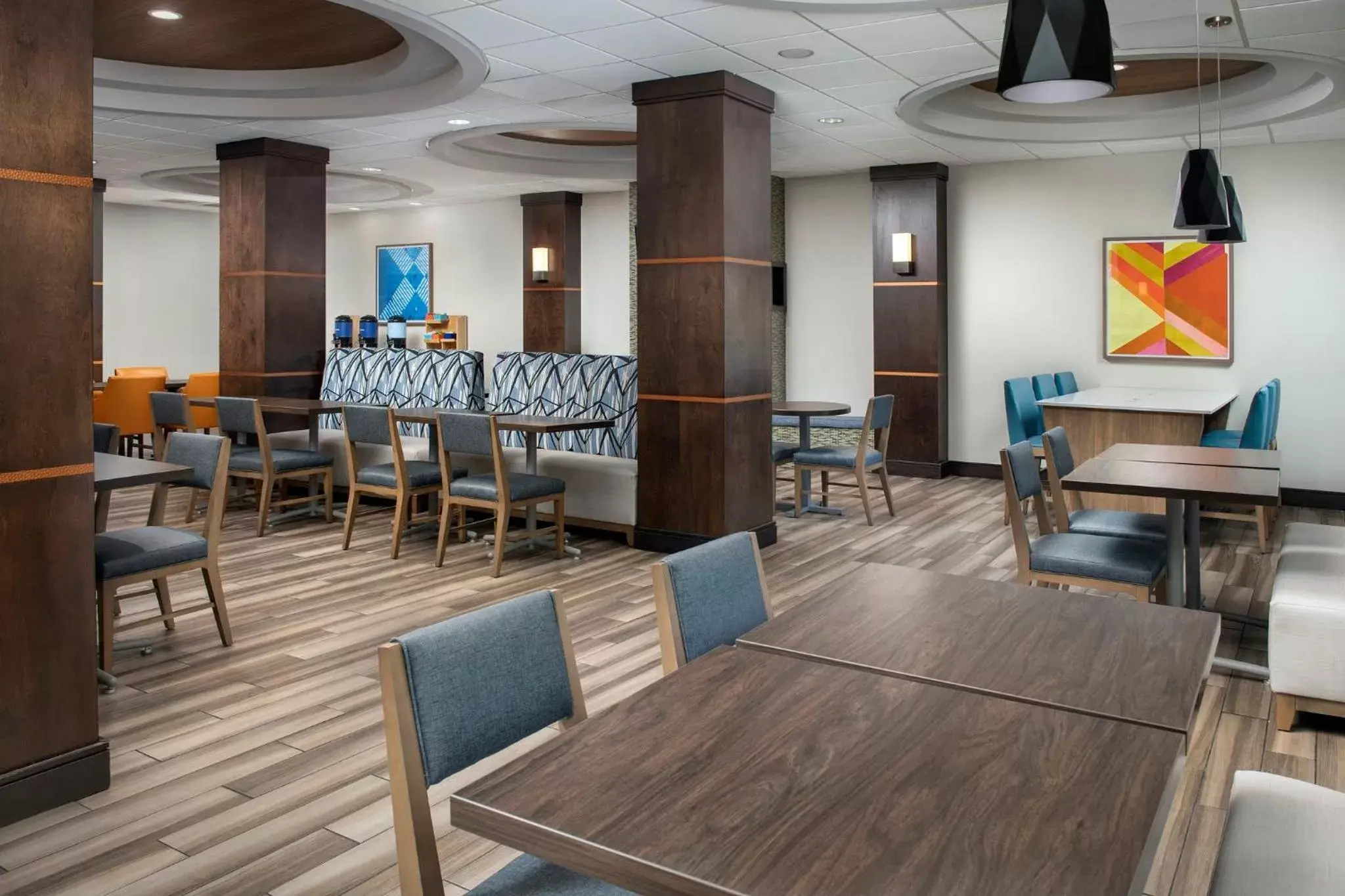 Property building, Restaurant/Places to Eat in Holiday Inn Express Hotel & Suites Knoxville-Clinton, an IHG Hotel