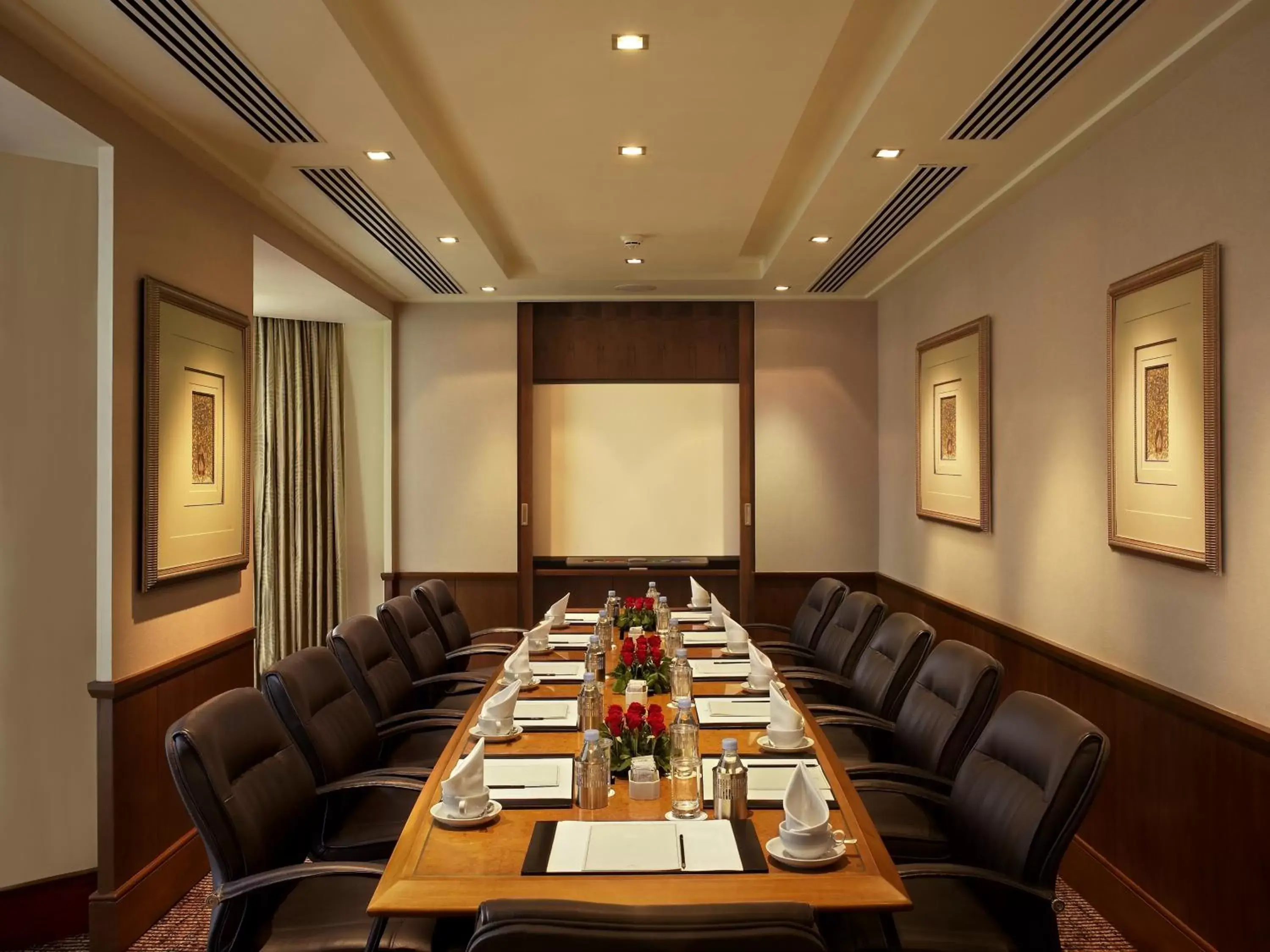 Business facilities in The Leela Mumbai