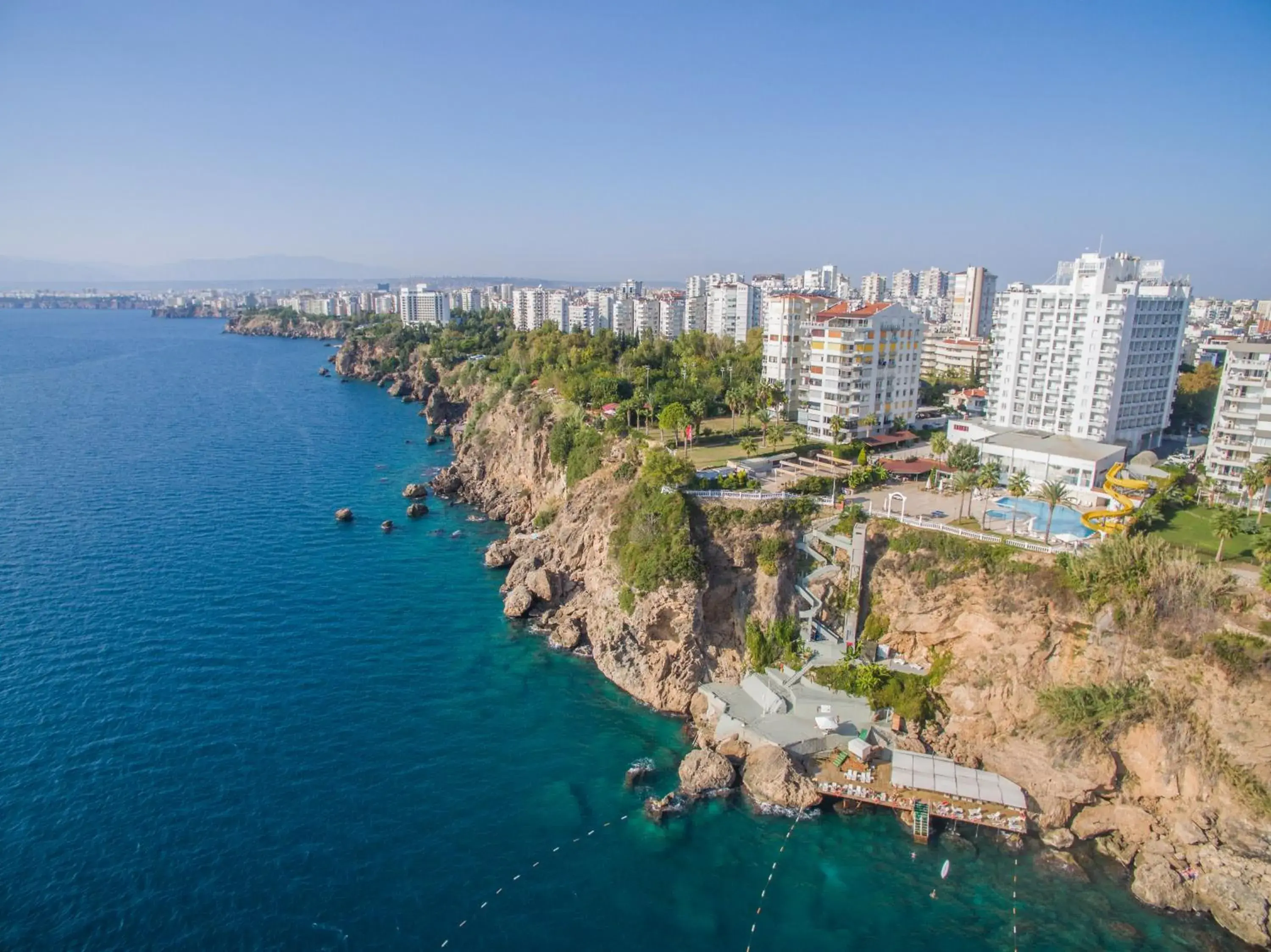 Bird's eye view, Bird's-eye View in Adonis Hotel