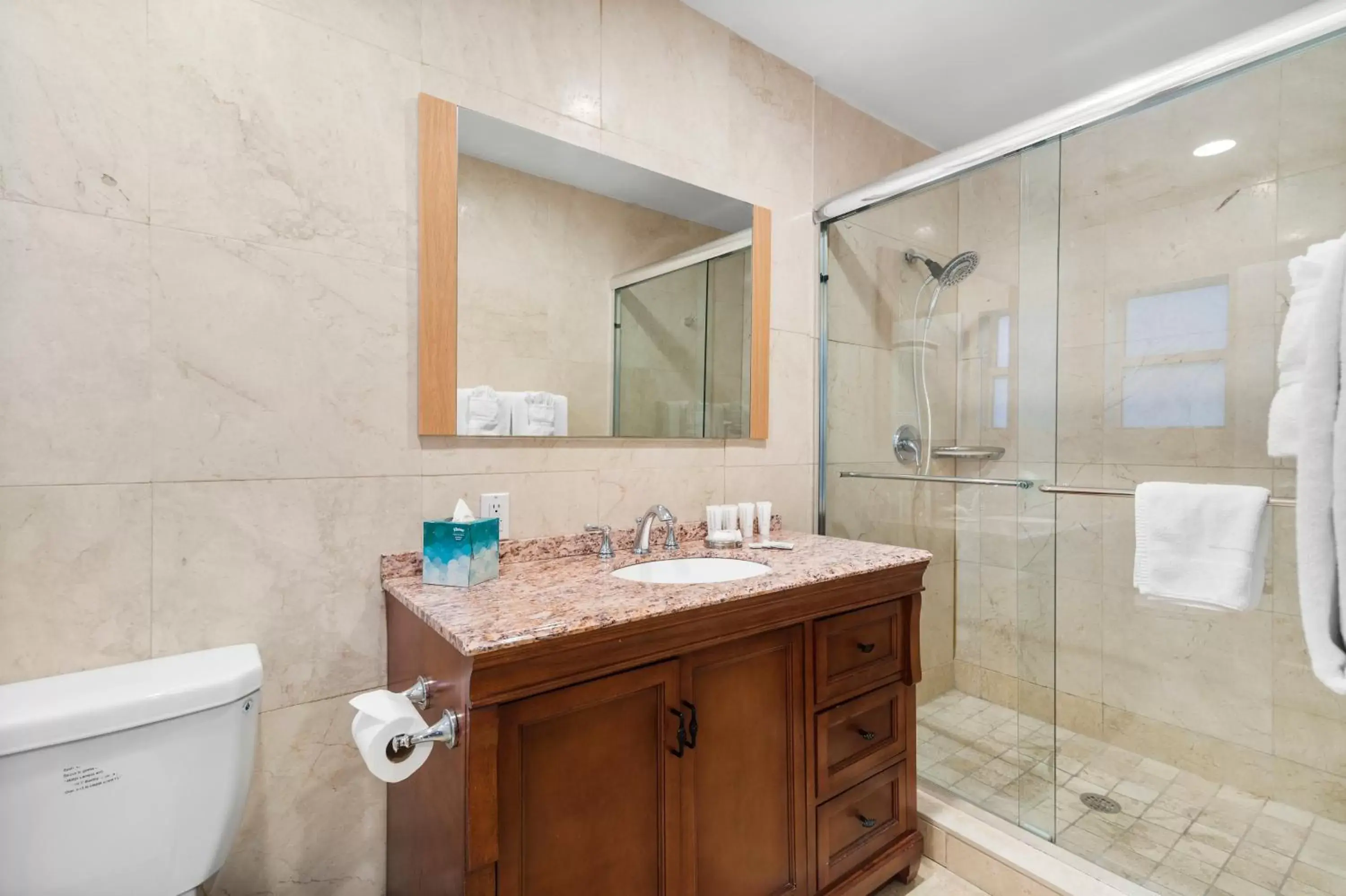 Bathroom in Isle of Venice Residence and Marina