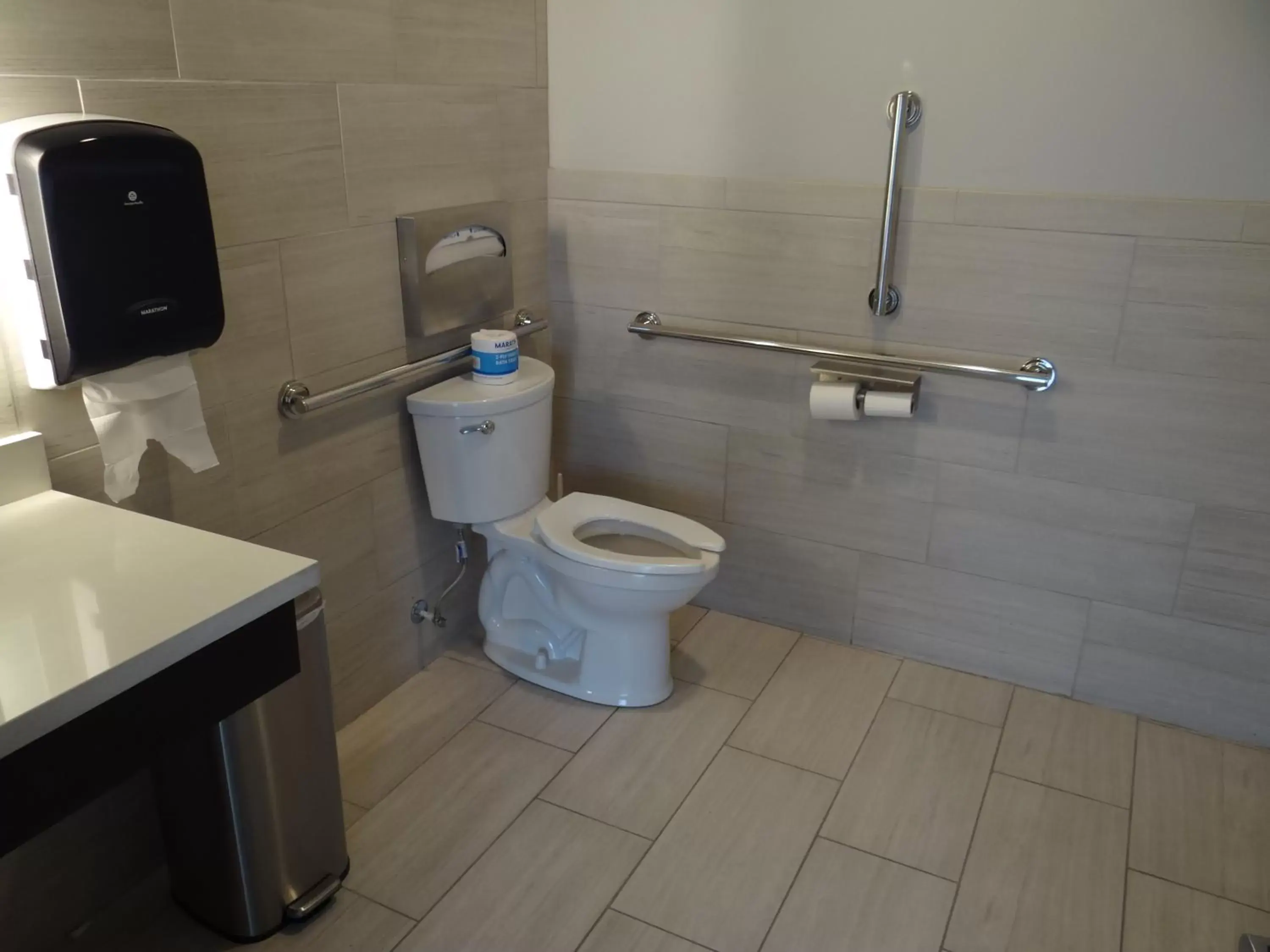 Bathroom in Holiday Inn Express & Suites - Auburn Downtown, an IHG Hotel