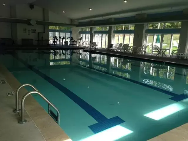 Swimming Pool in Eagle Village Resort & Chalet