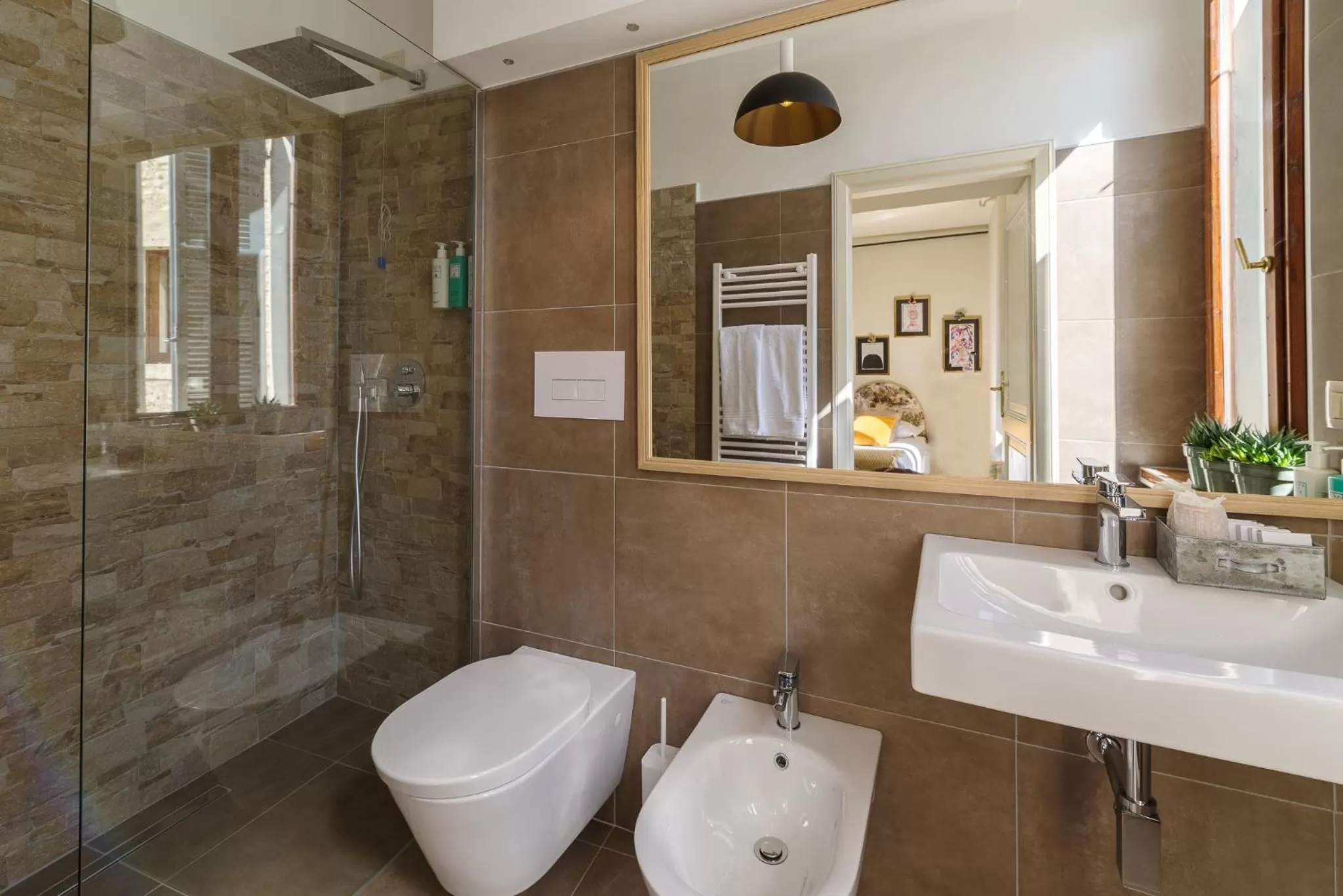 Shower in Aurora Boutique Hotel & Private SPA