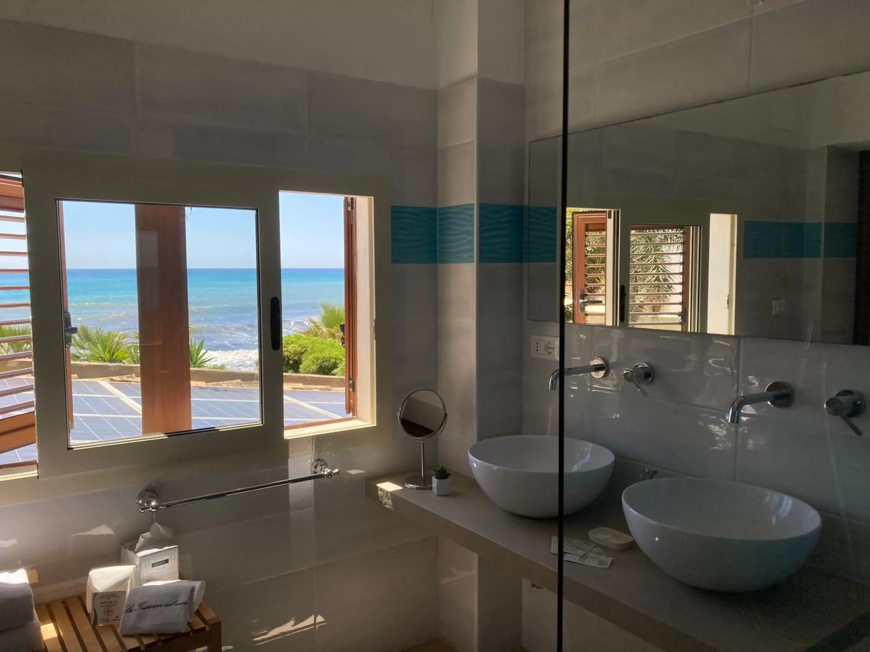 Shower, Bathroom in B&B La terrazza sul mare