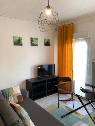 TV and multimedia in Hôtel Beau Rivage