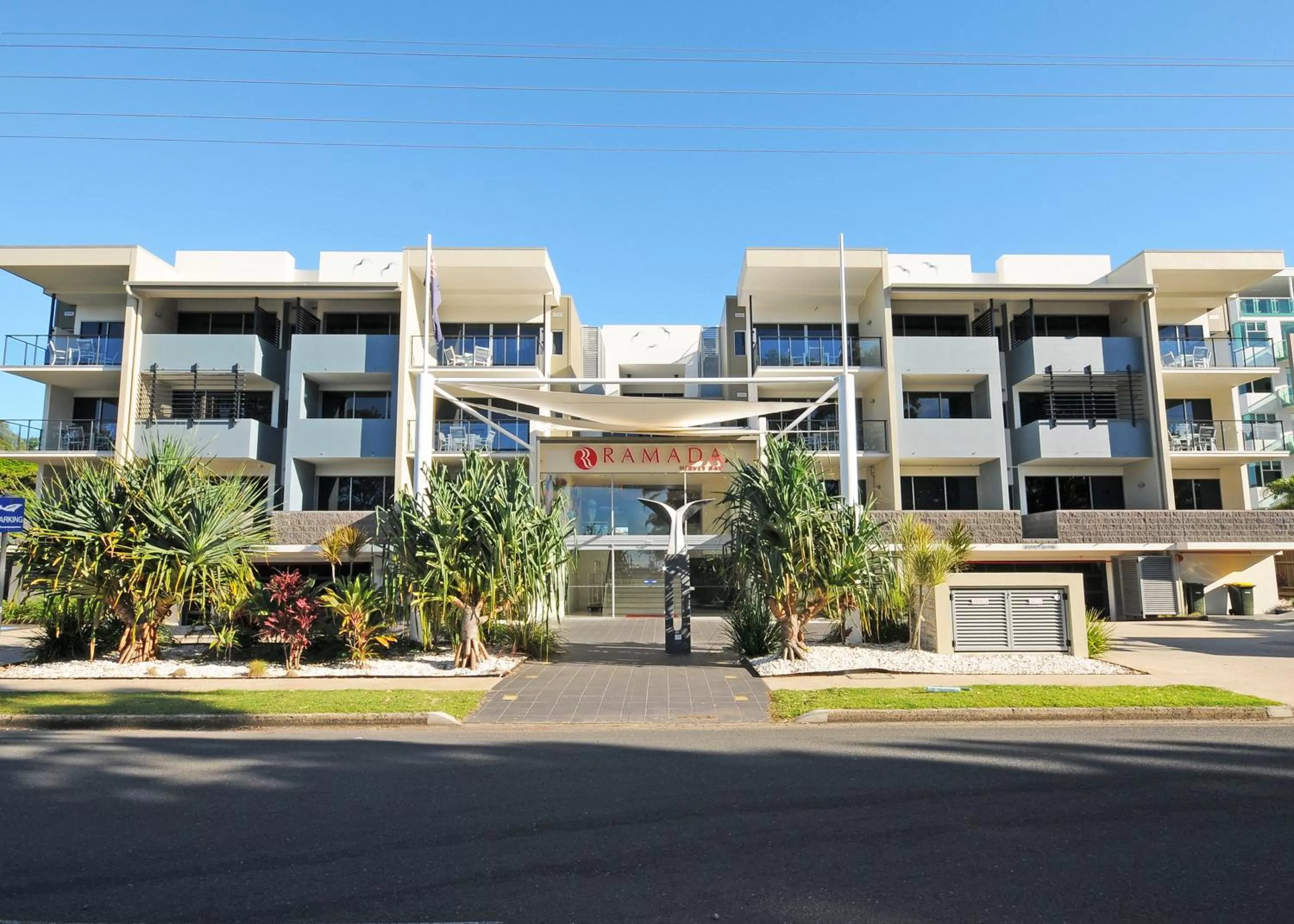Facade/entrance in Ramada by Wyndham Hervey Bay